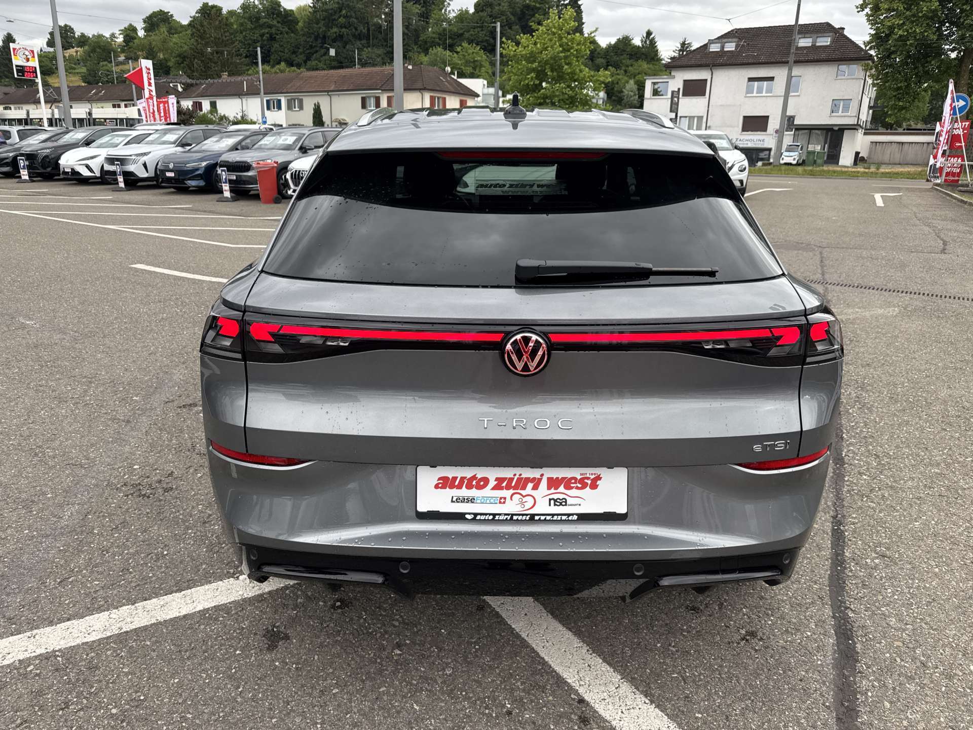 VW T-Roc 1.5 eTSi mHEV R-Line DSG-Automat-image-14
