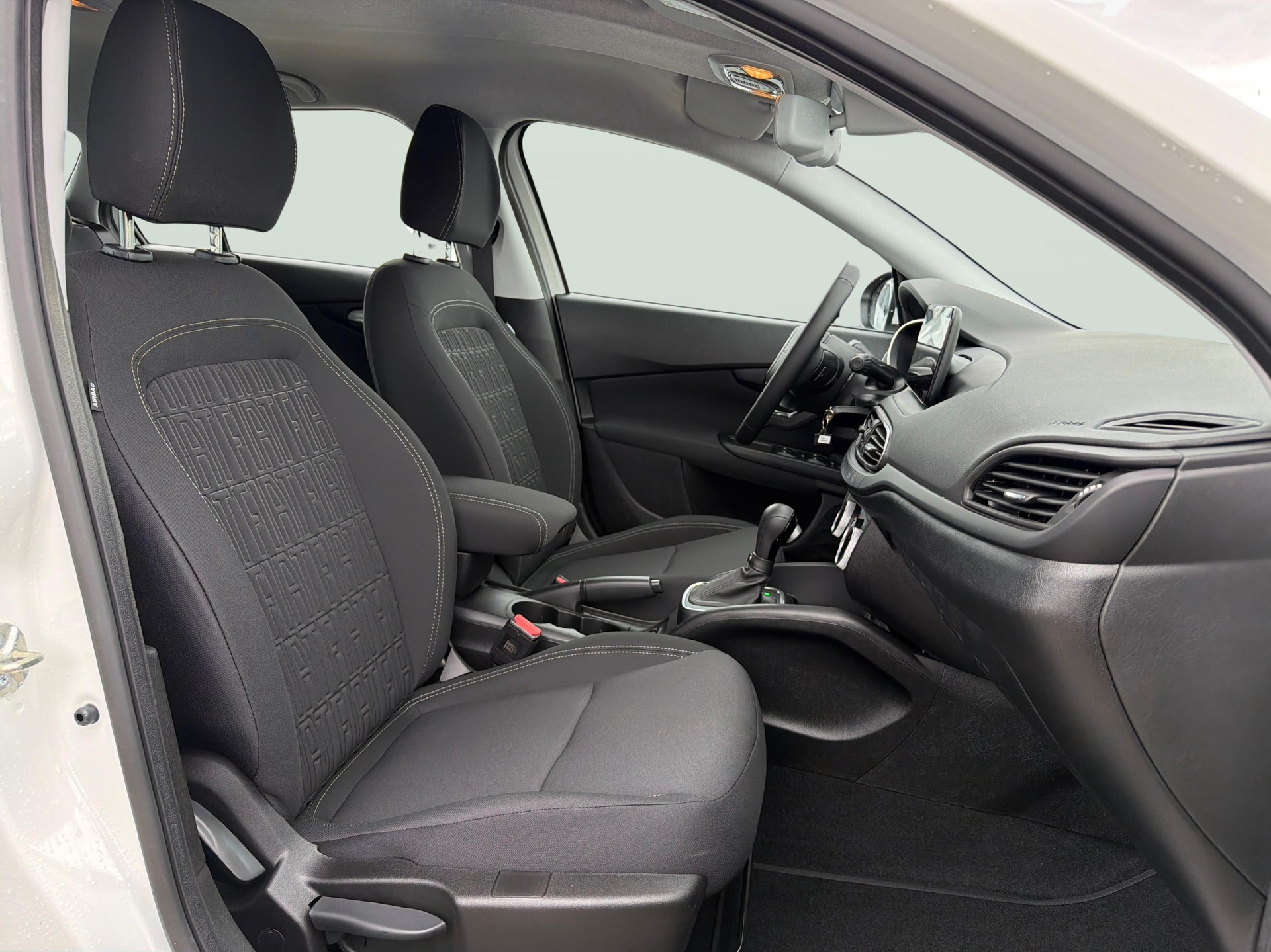 FIAT Tipo SW 1.5 Hybrid Swiss Cross-image-11