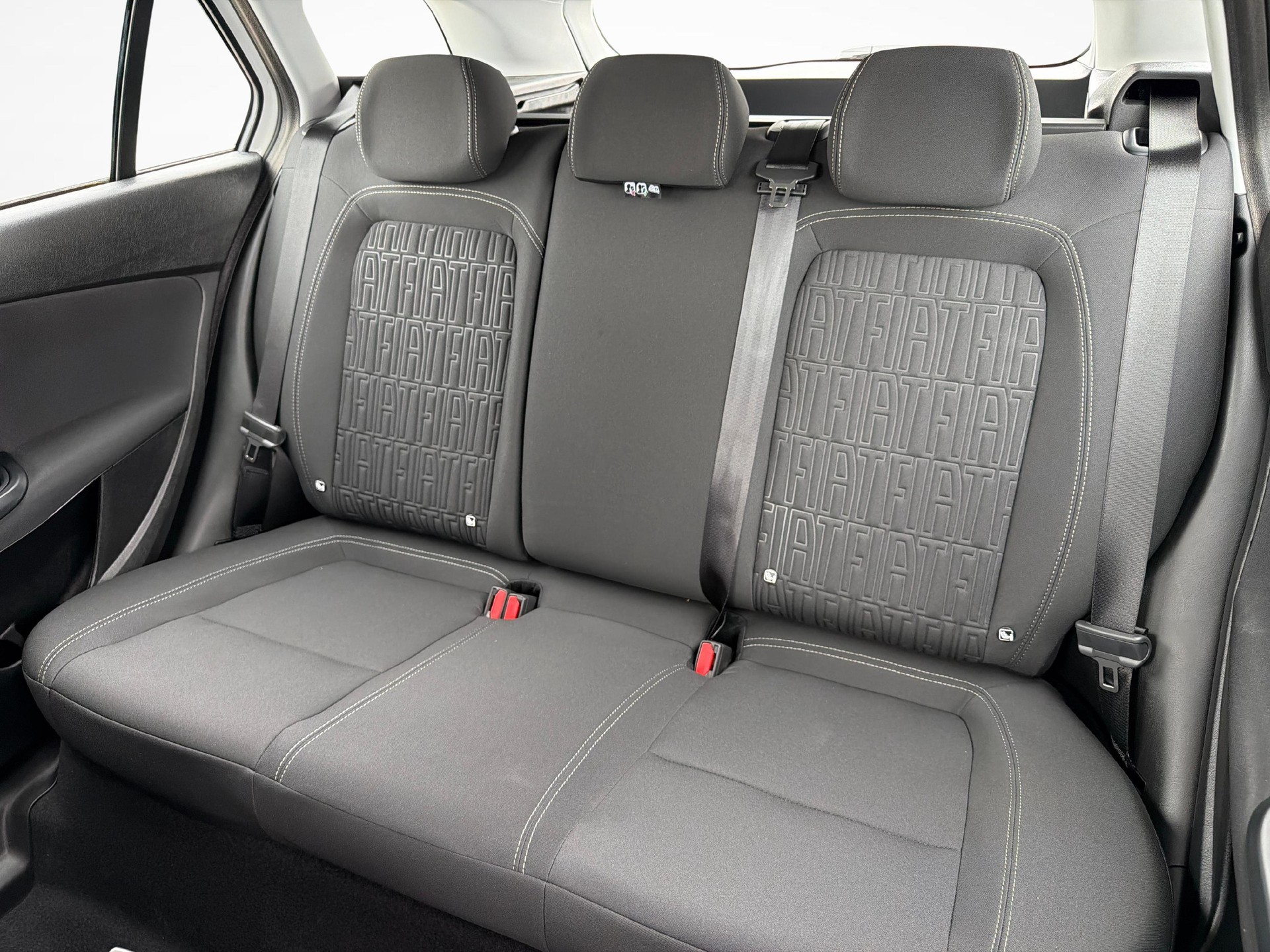 FIAT Tipo SW 1.5 Hybrid Swiss Cross-image-12