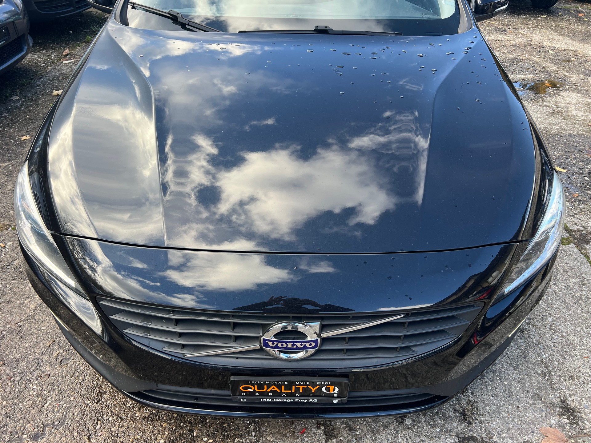 VOLVO V60 D2 Geartronic-image-0