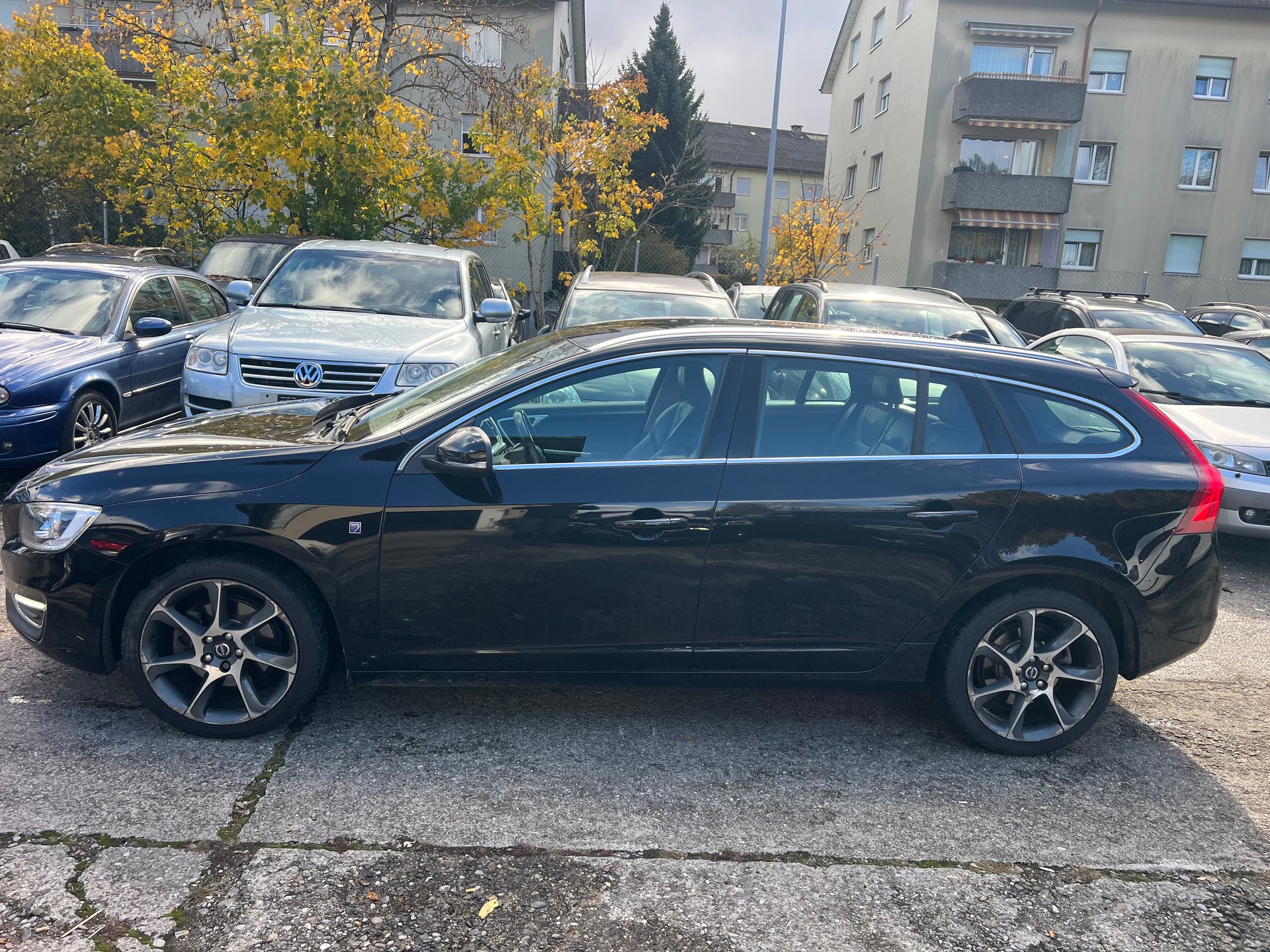 VOLVO V60 D2 Geartronic-image-3
