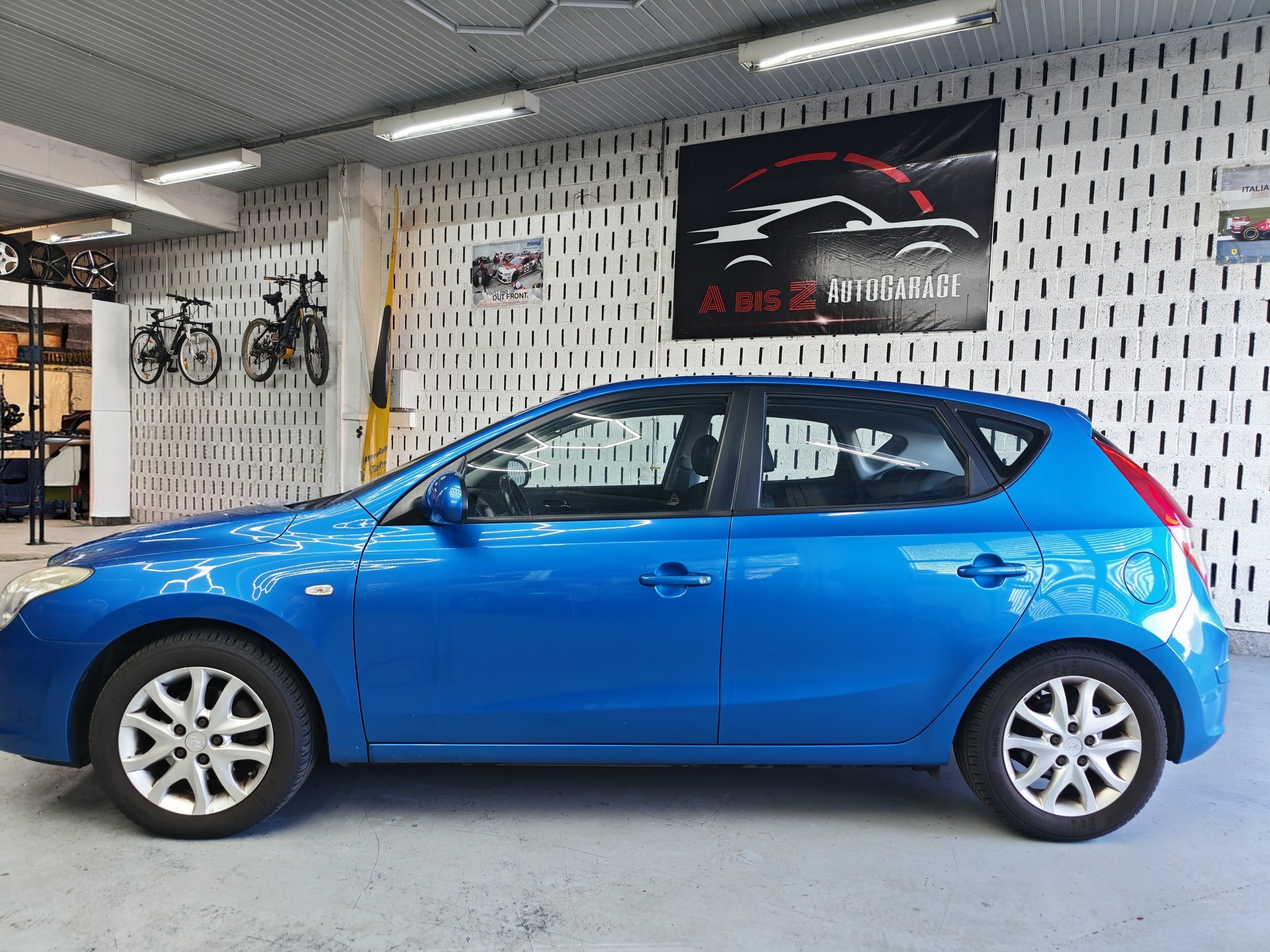 HYUNDAI i30 1.6 CRDi Style-image-1