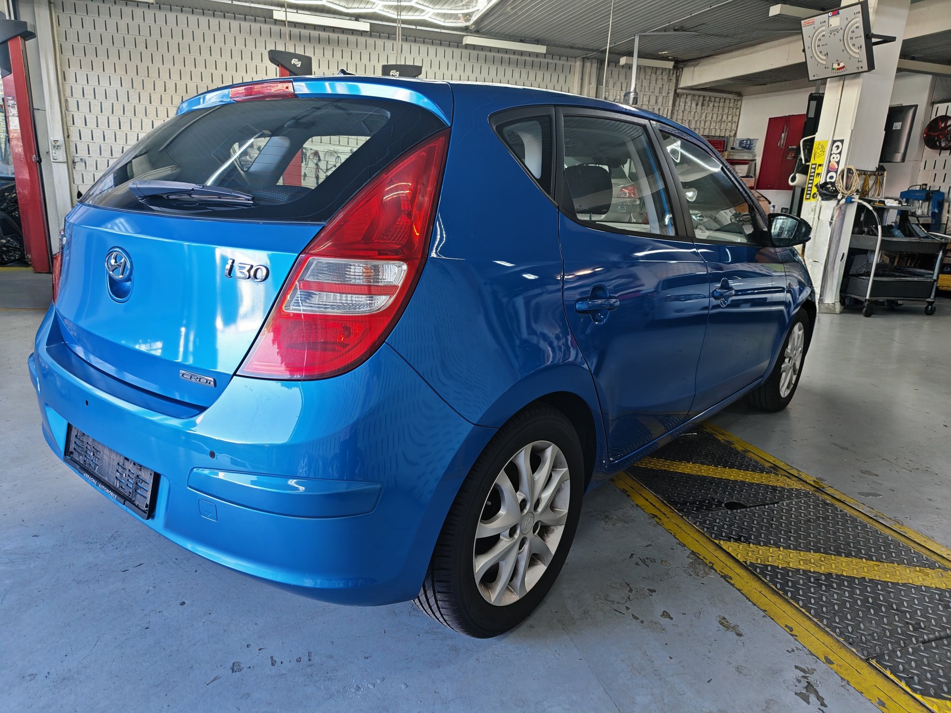 HYUNDAI i30 1.6 CRDi Style-image-4
