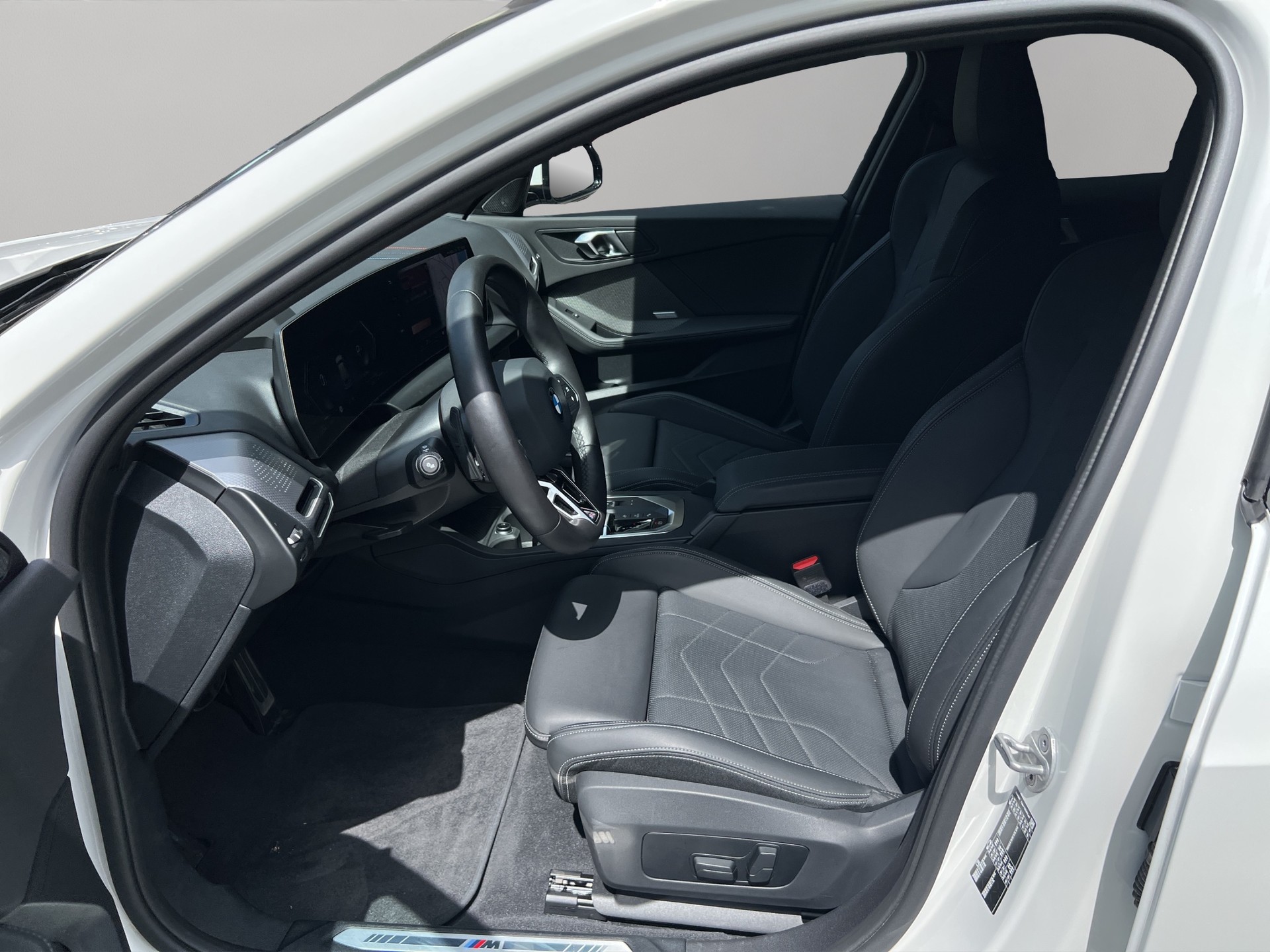 BMW 120d M Sport Pro Steptronic-image-10