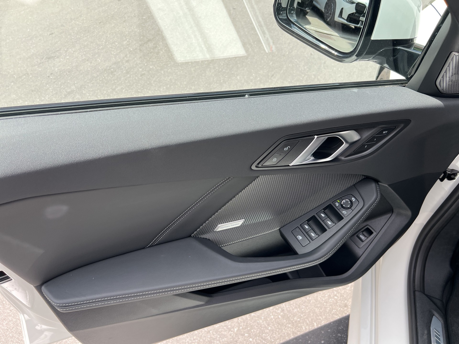 BMW 120d M Sport Pro Steptronic-image-11