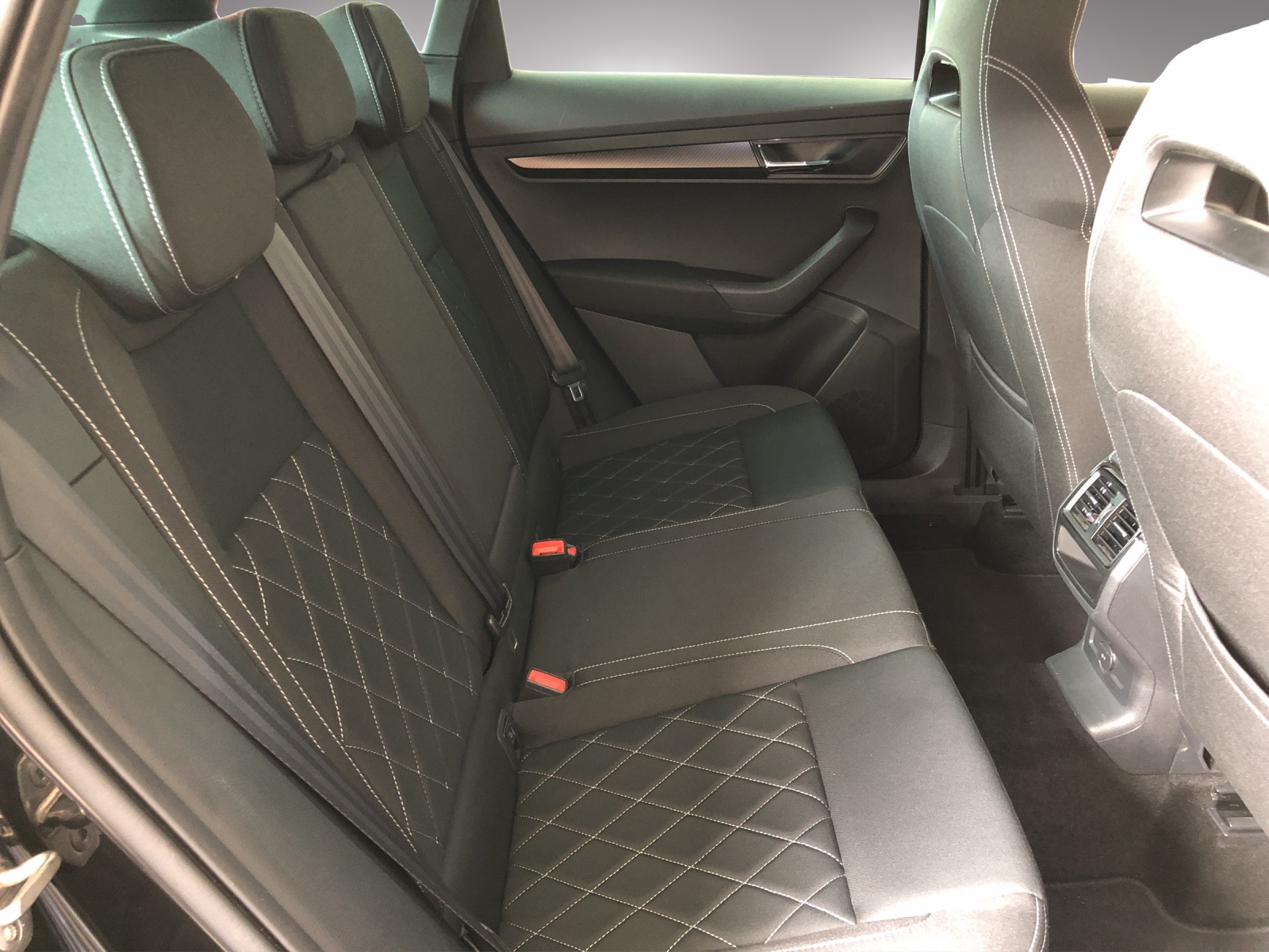 SKODA Karoq 2.0 TSI SportLine 4x4 DSG-image-18