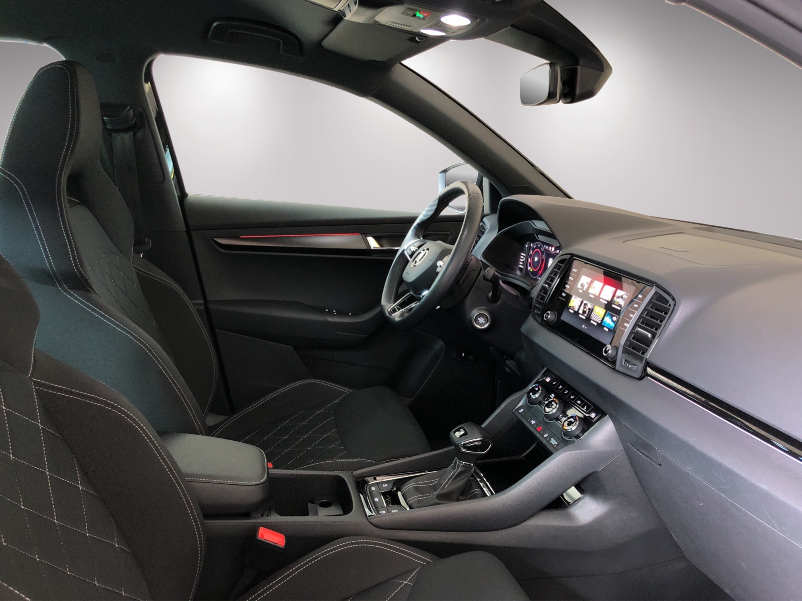 SKODA Karoq 2.0 TSI SportLine 4x4 DSG-image-14
