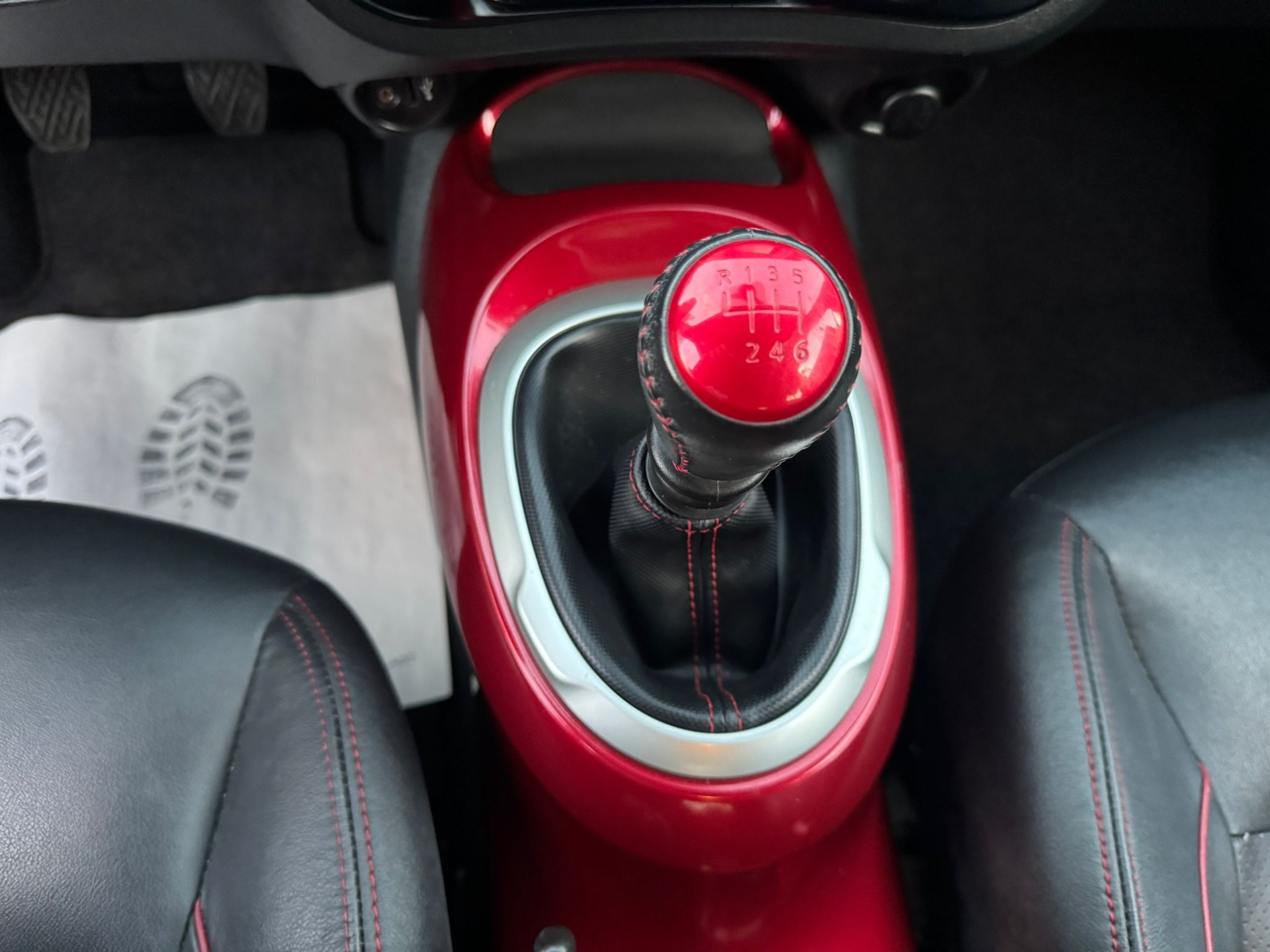 NISSAN Juke 1.2 DIG-T N-Connecta-image-17