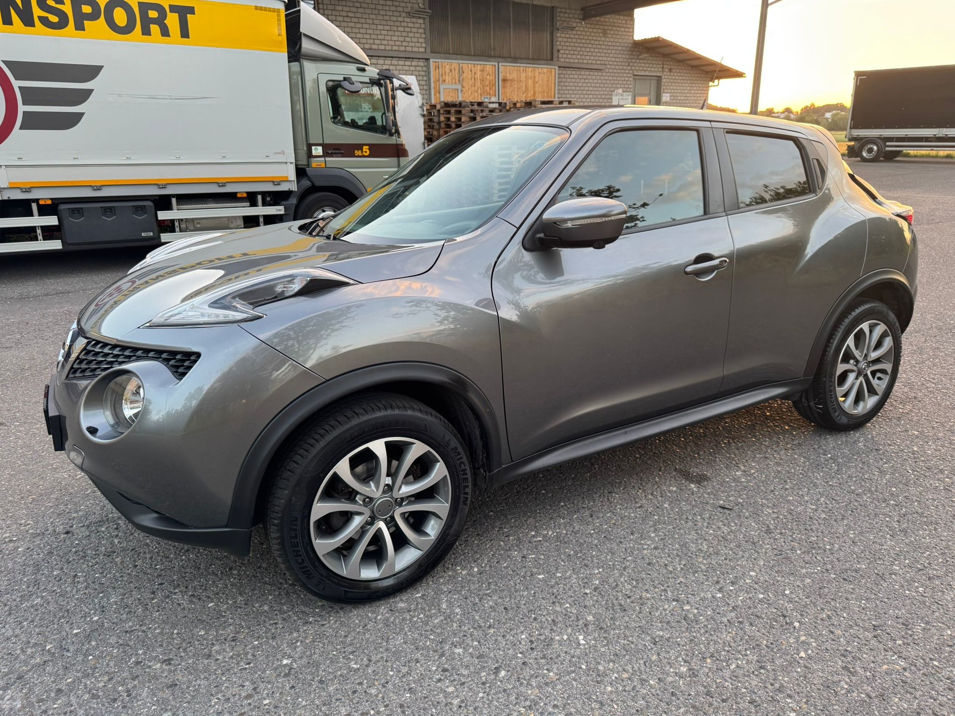 NISSAN Juke 1.2 DIG-T N-Connecta-image-2