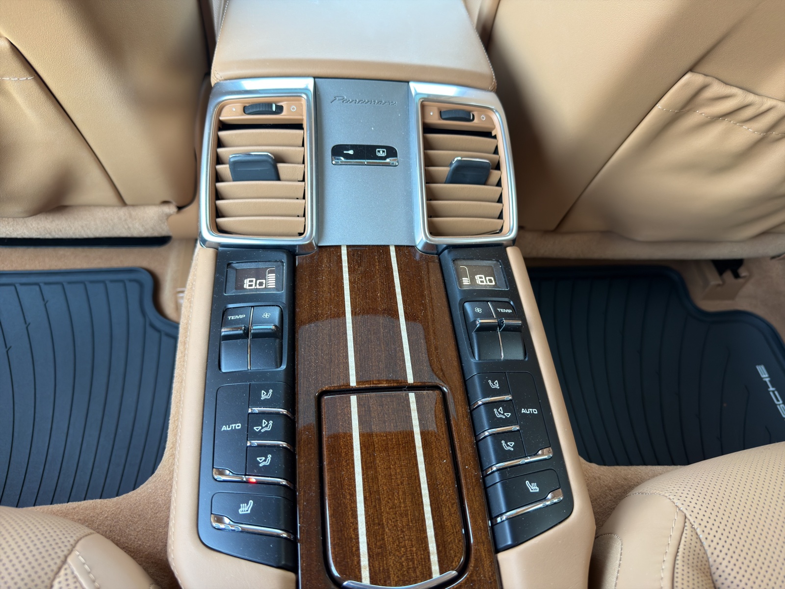 PORSCHE Panamera Turbo S 4.8-image-12
