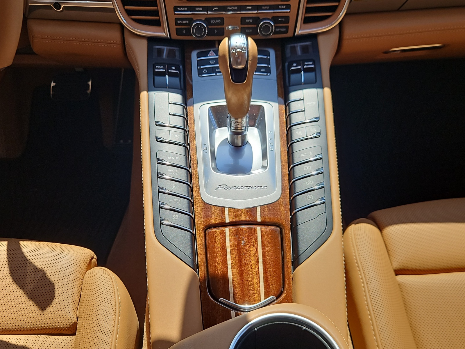 PORSCHE Panamera Turbo S 4.8-image-9
