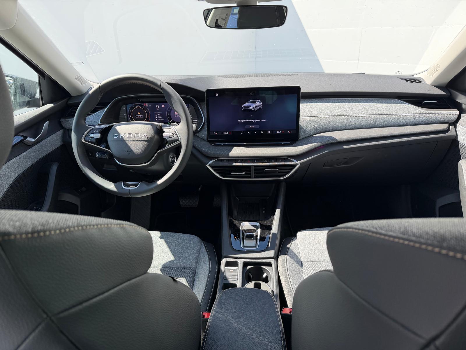 SKODA Octavia Combi 1.5 TSI mHEV DSG Dynamic-image-8