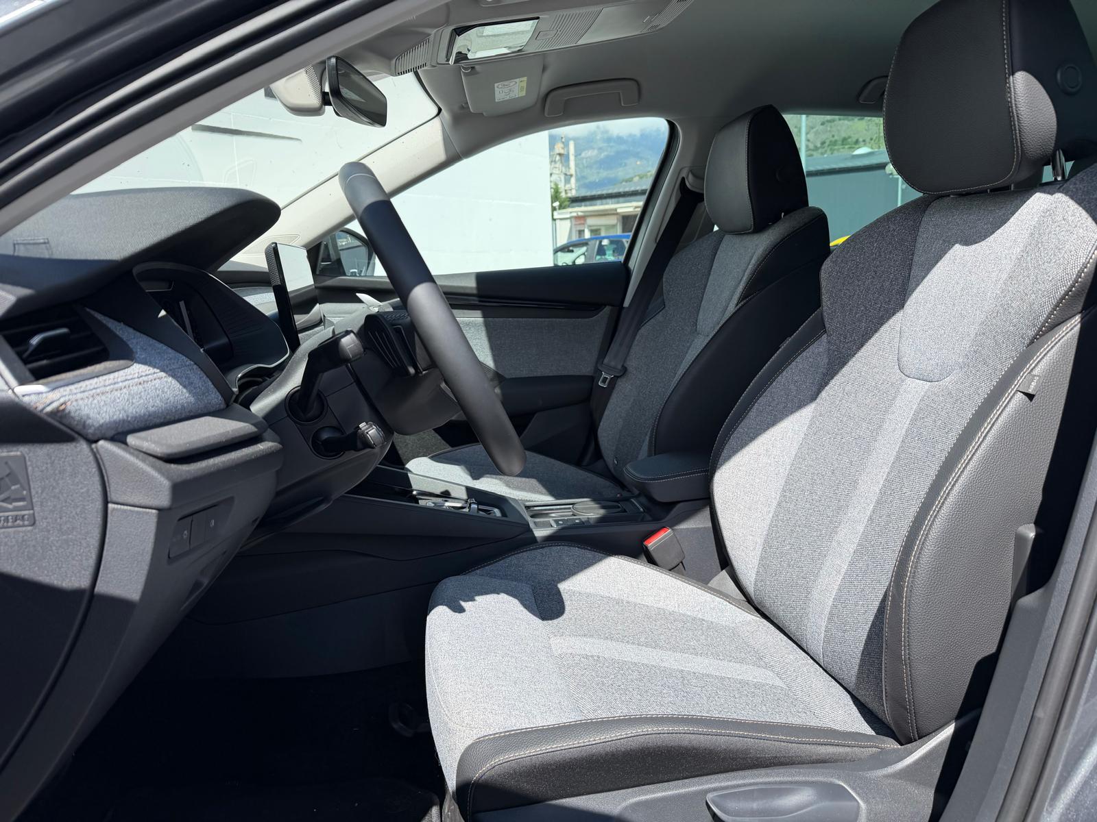 SKODA Octavia Combi 1.5 TSI mHEV DSG Dynamic-image-6