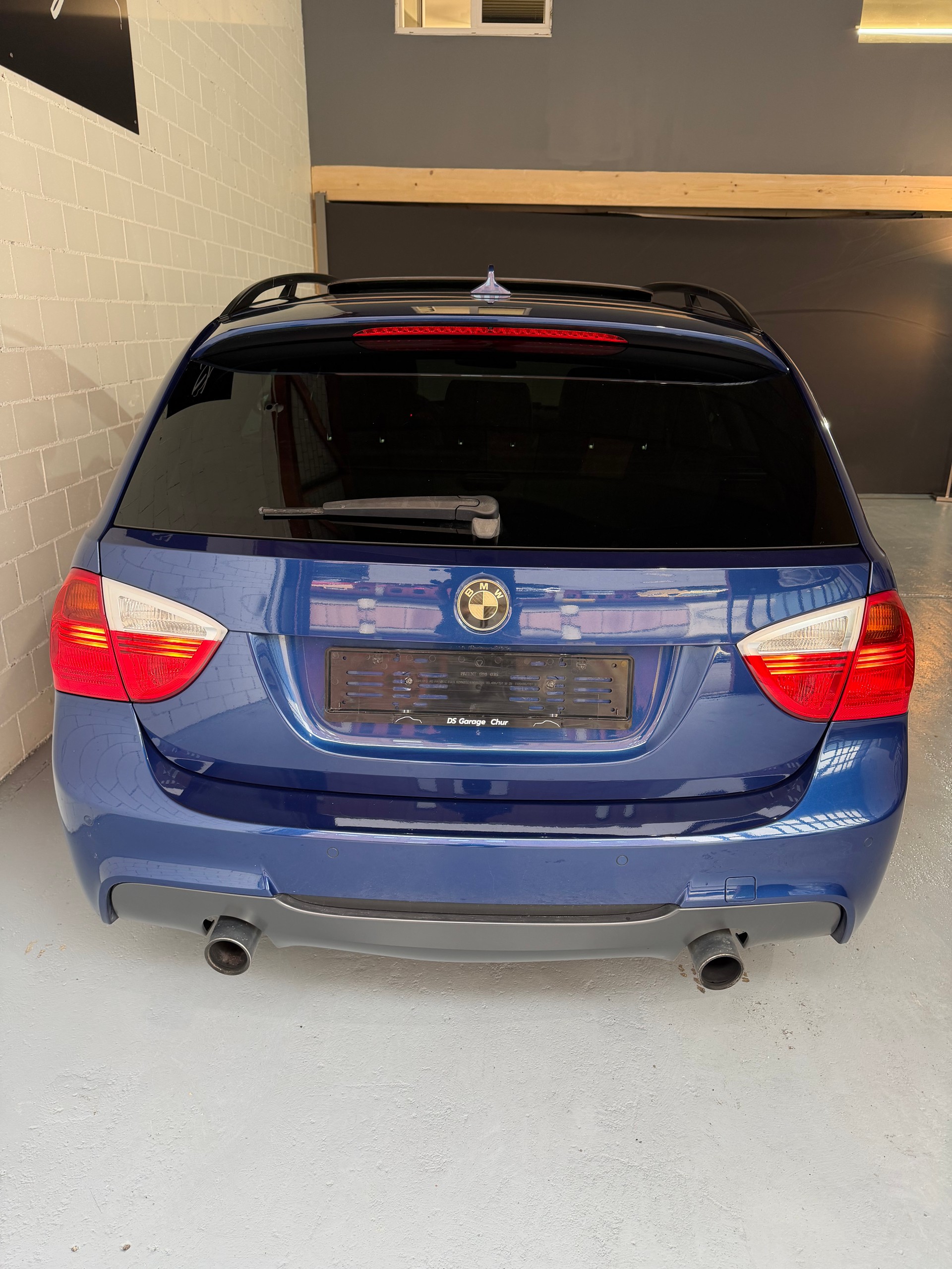 BMW 335 xi Touring Steptronic M-Sportpaket-image-7