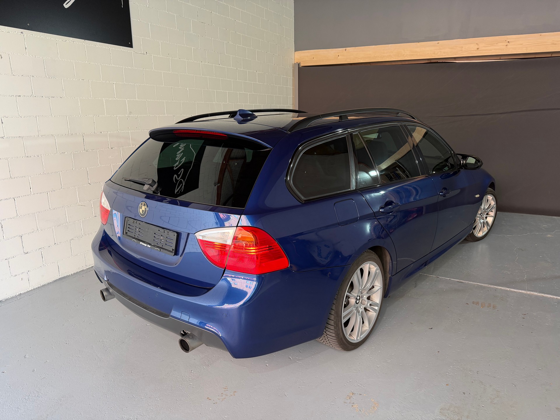 BMW 335 xi Touring Steptronic M-Sportpaket-image-4