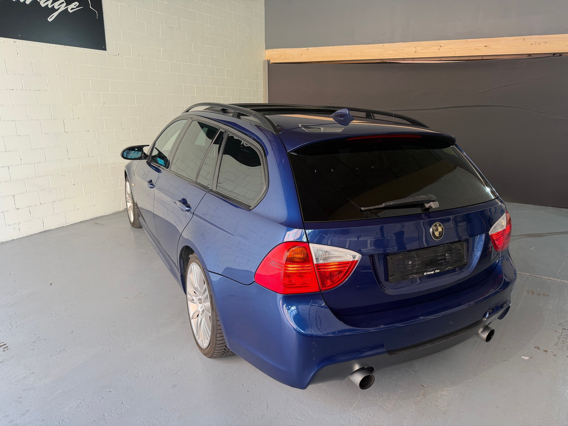 BMW 335 xi Touring Steptronic M-Sportpaket-image-1