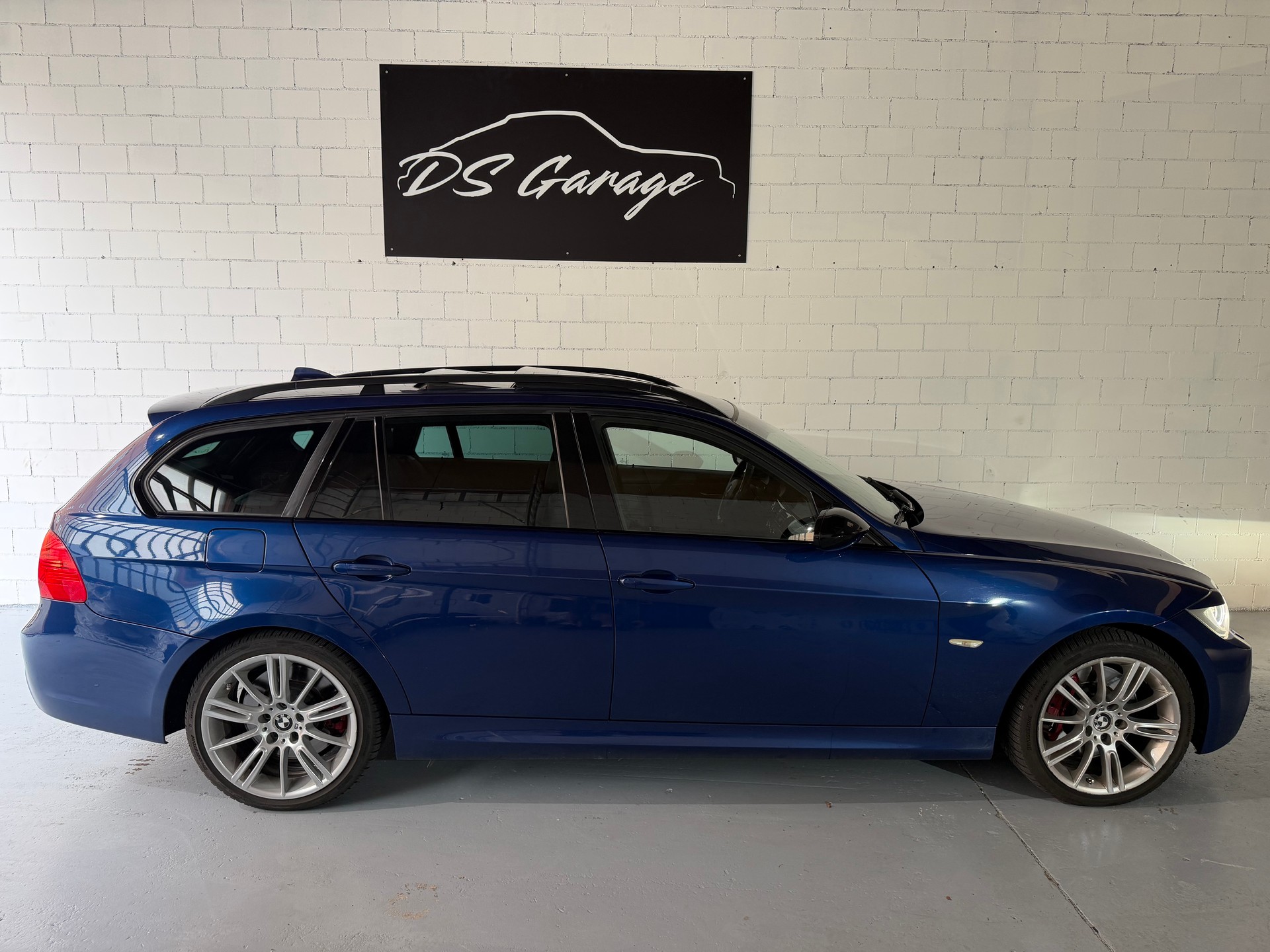 BMW 335 xi Touring Steptronic M-Sportpaket-image-5
