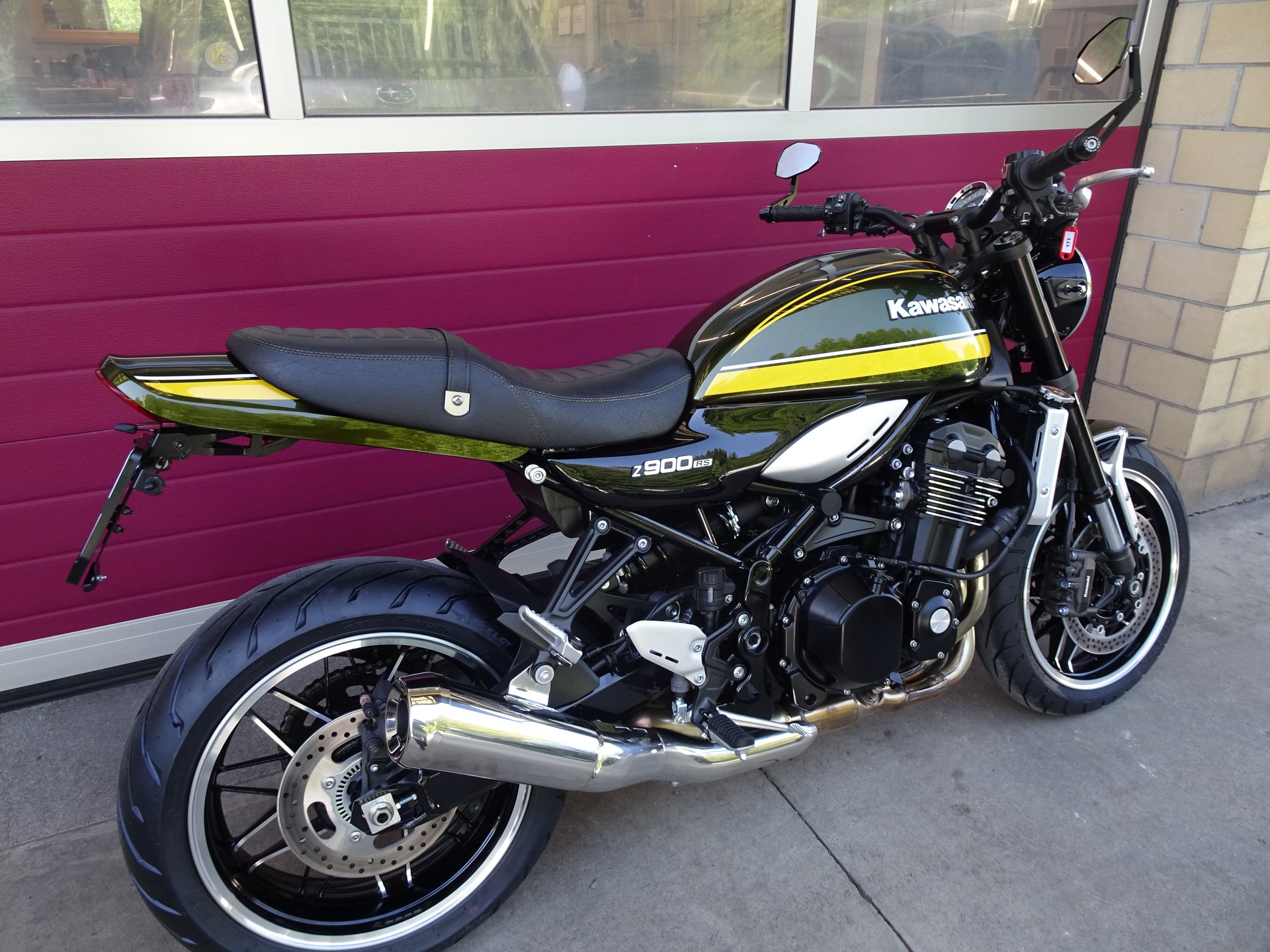 KAWASAKI Z 900 RS-showroom-element-3