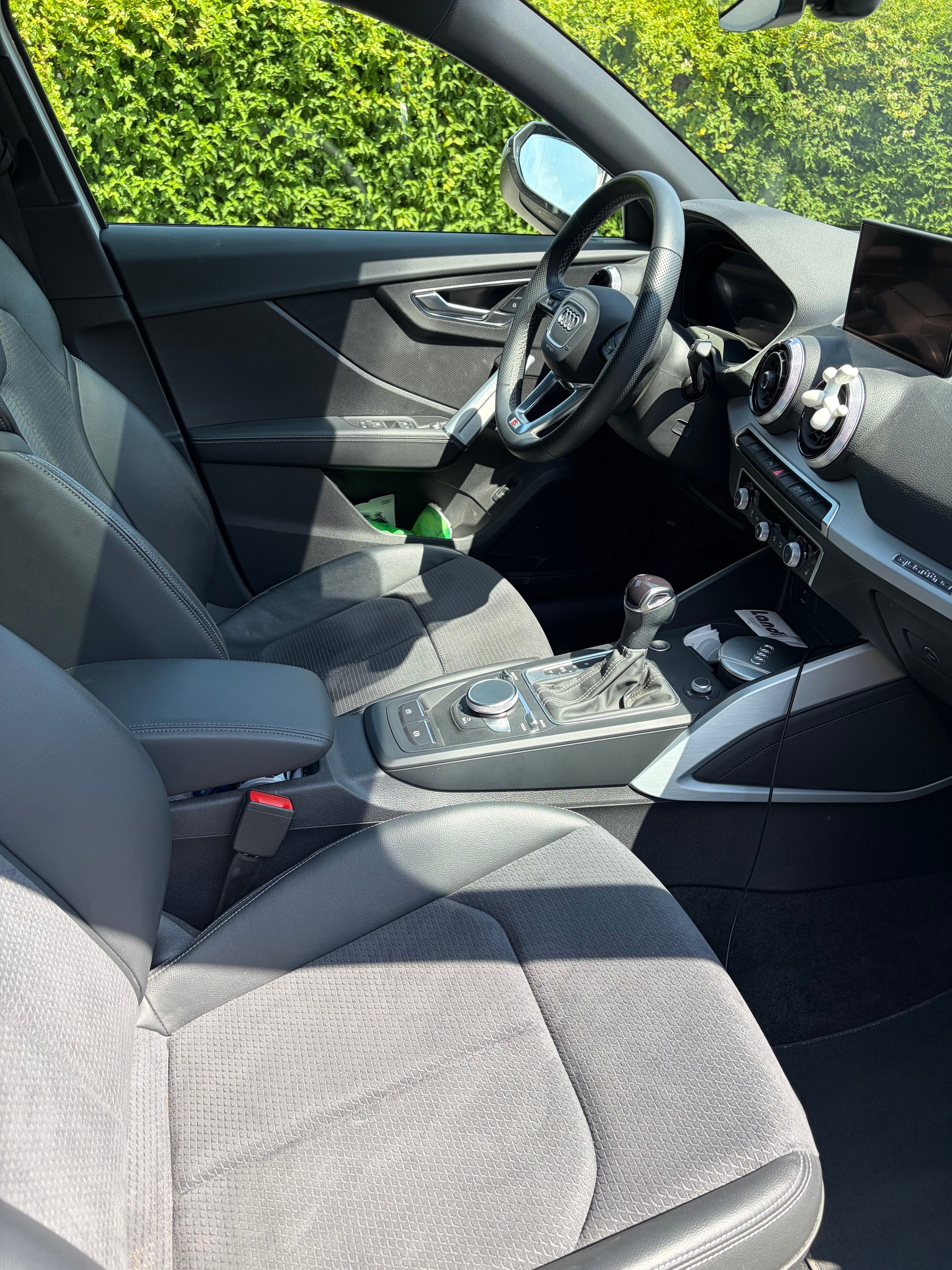 AUDI 2.0 40 TFSI S Line quattro S-Tronic-image-2