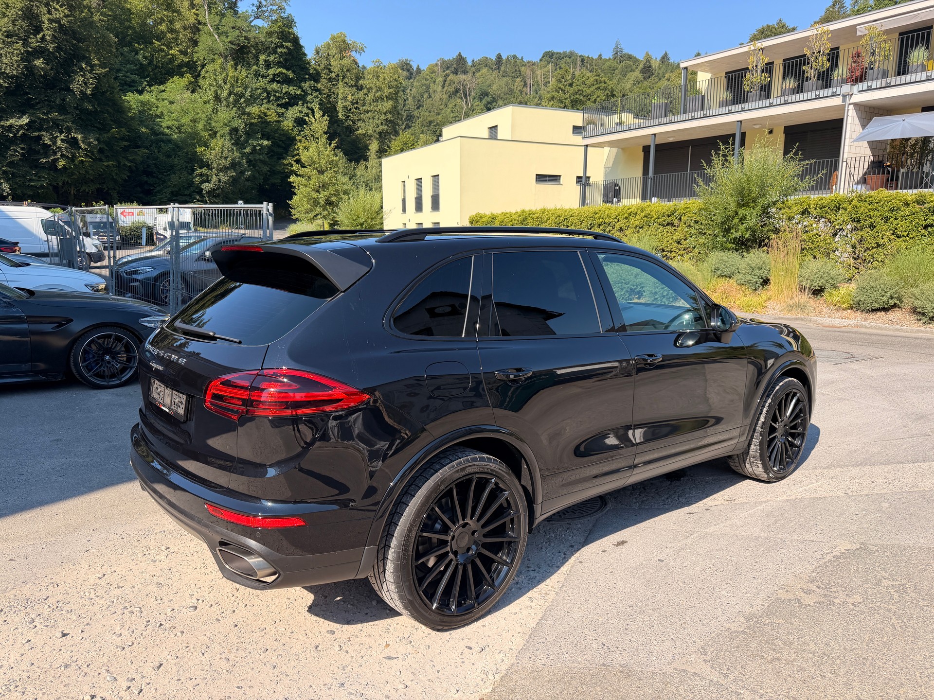 PORSCHE Cayenne Diesel Platinum Edition-image-4