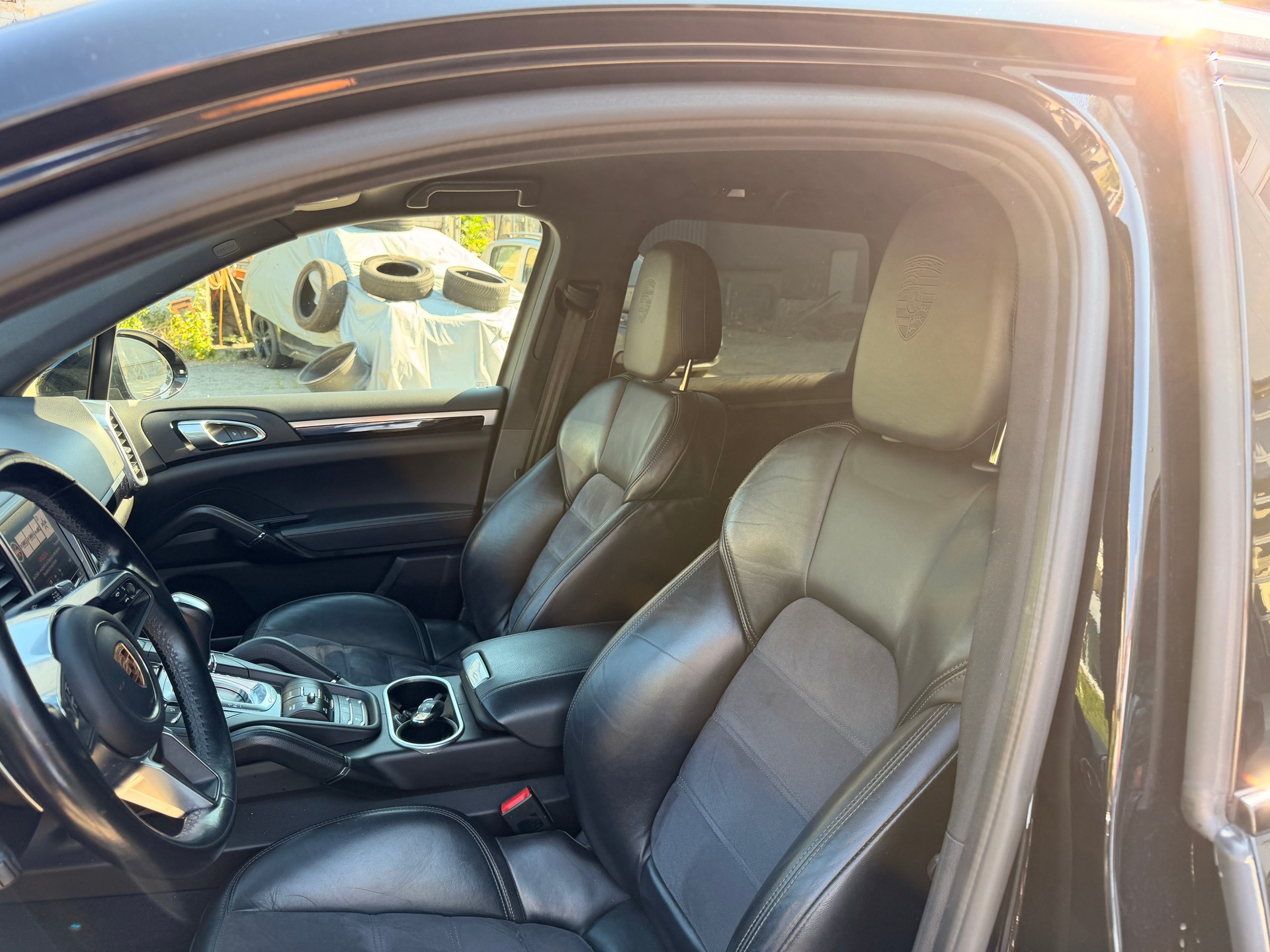 PORSCHE Cayenne Diesel Platinum Edition-image-9