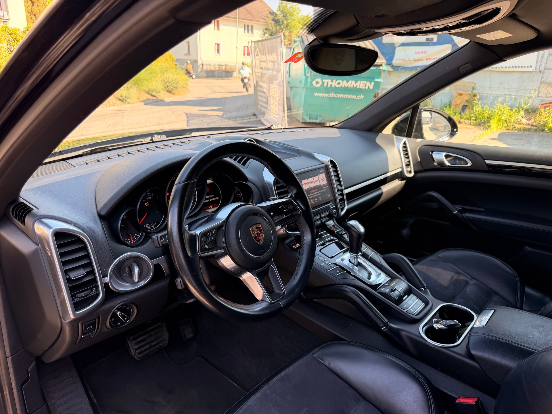 PORSCHE Cayenne Diesel Platinum Edition-image-8