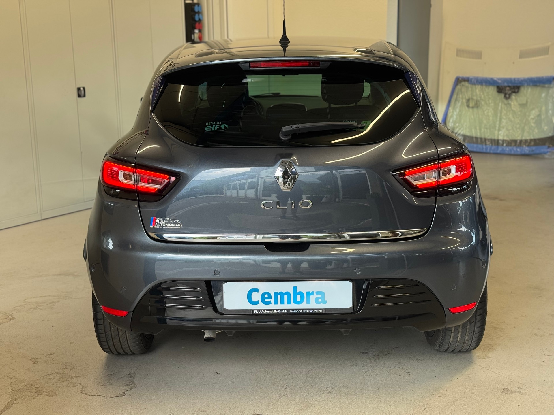 RENAULT Clio 1.2 16V T Swiss Edition-image-4