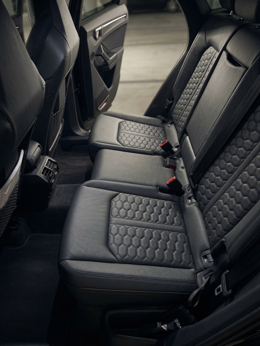 AUDI RS Q3 2.5 TFSI Sportback quattro (CH) Black Edition | PANO | AHK | Gratis Service-image-5