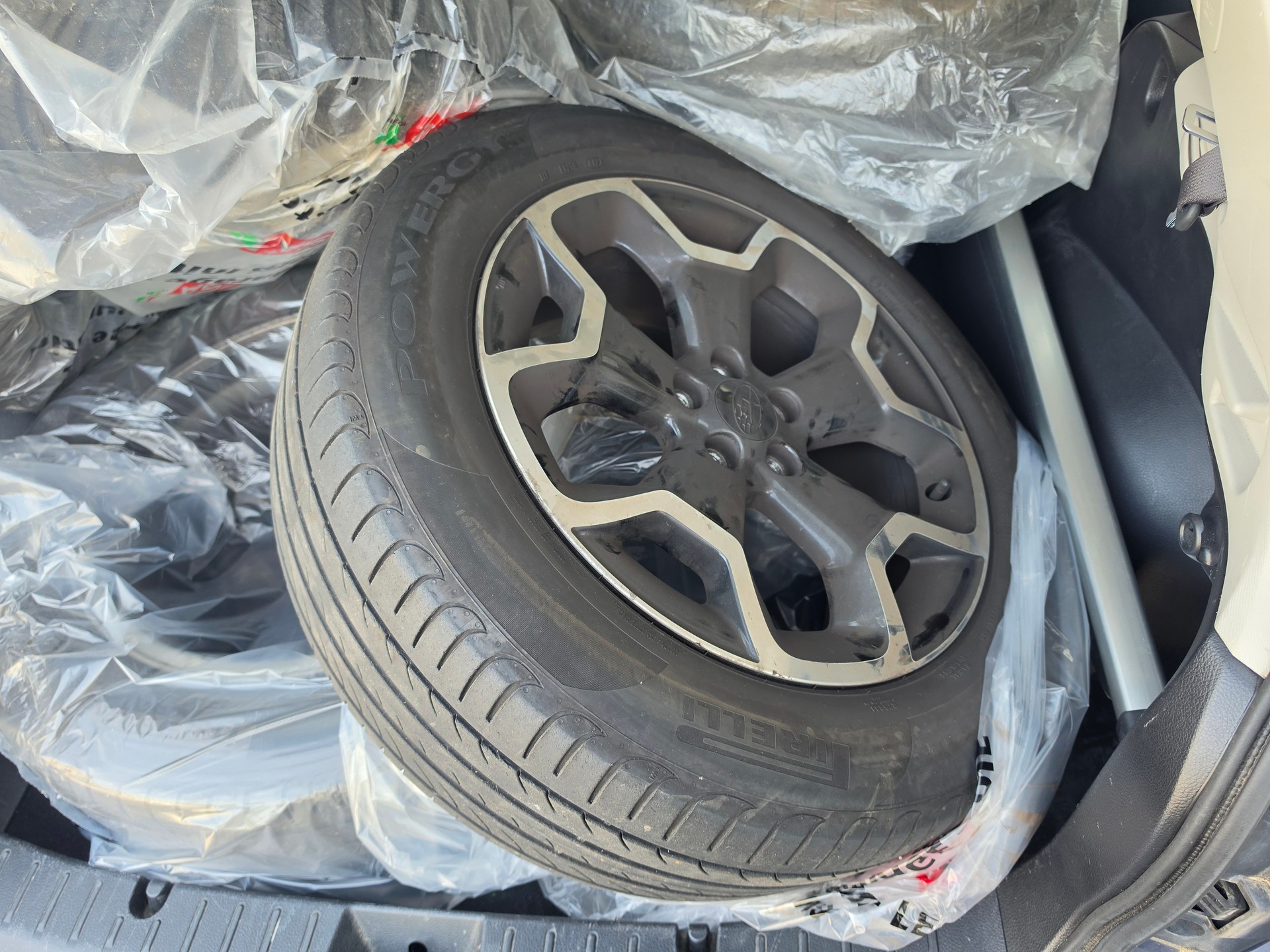 SUBARU XV 2.0 Swiss Two AWD CVT-image-6