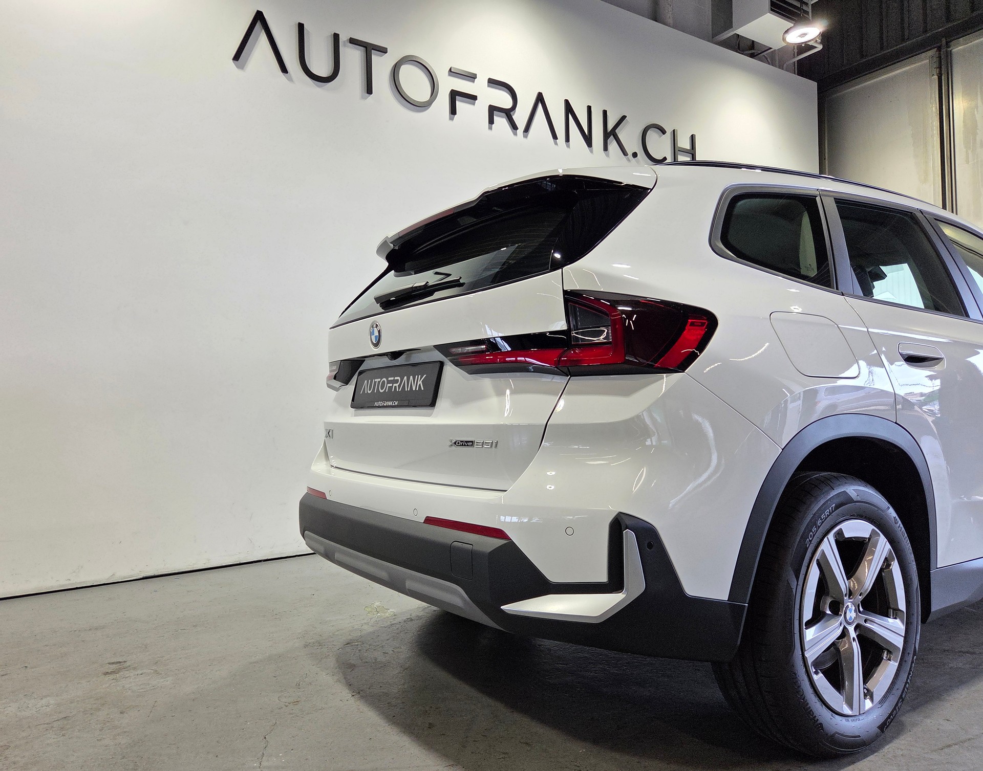 BMW X1 23i xDrive-image-8