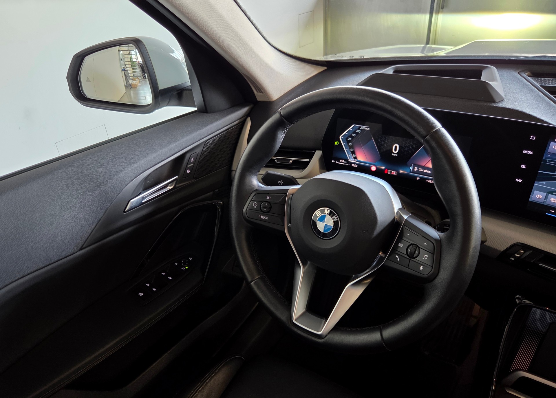 BMW X1 23i xDrive-image-15