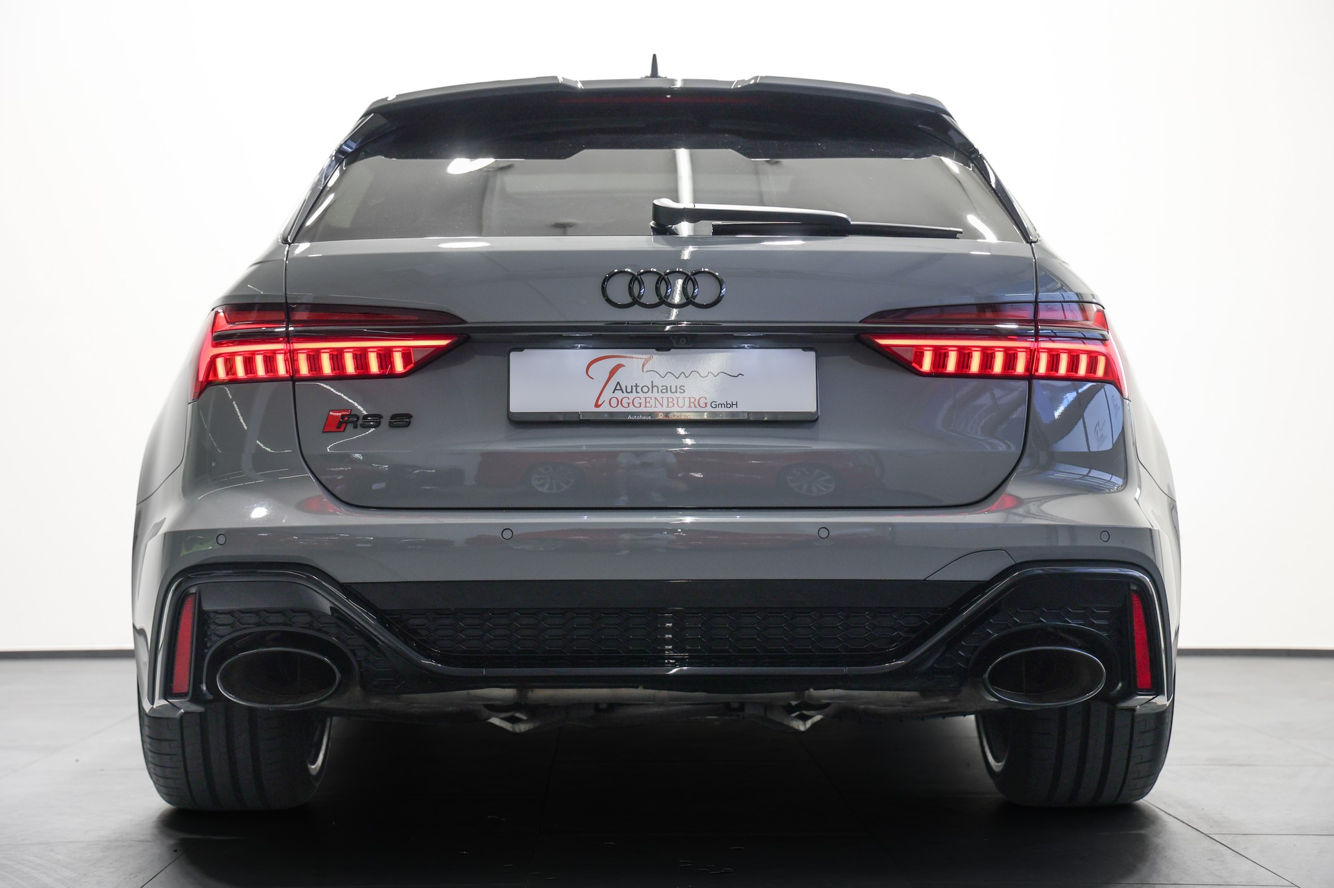 AUDI RS6 Avant 4.0 TFSI V8 quattro *Nardograu*-image-9