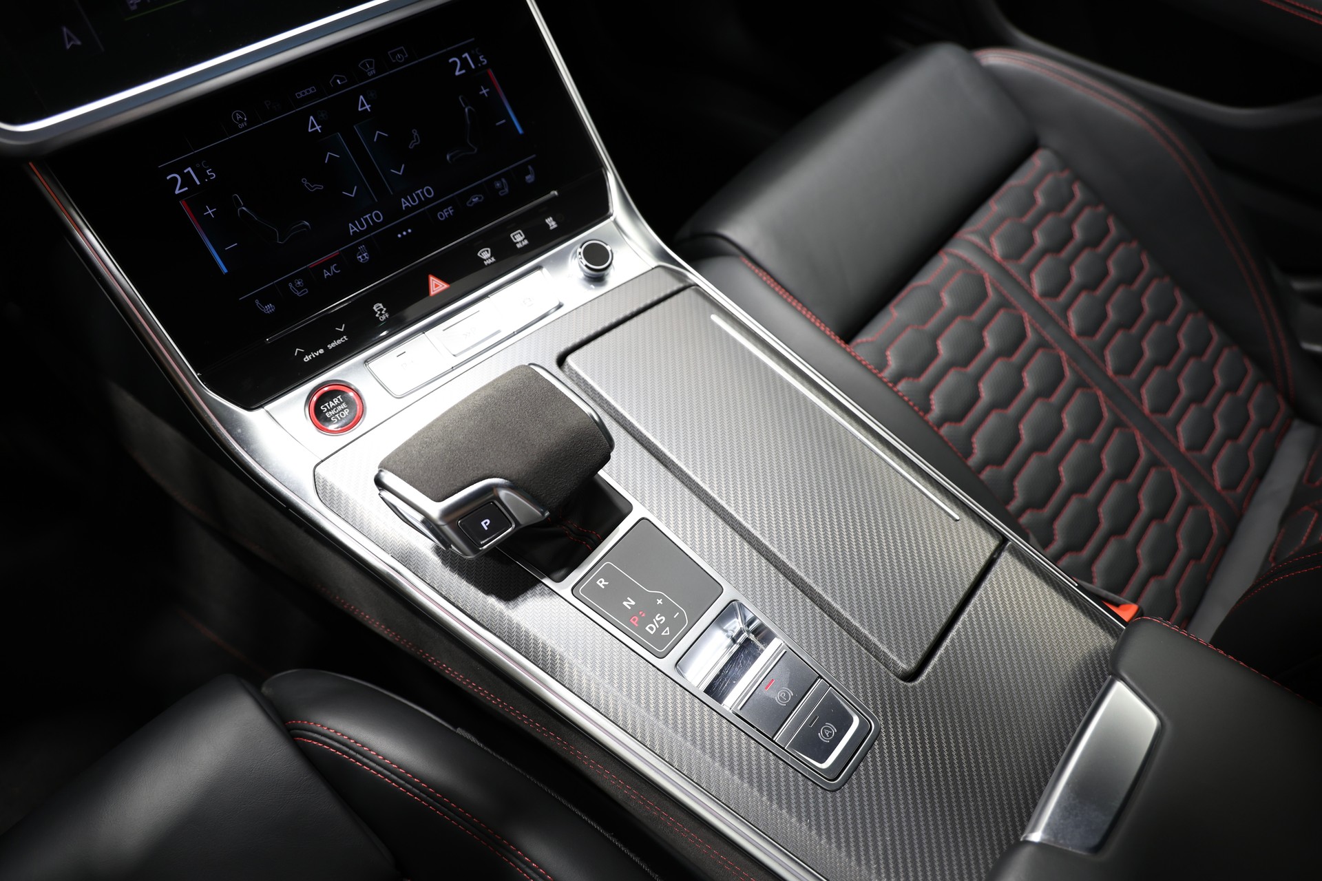 AUDI RS6 Avant 4.0 TFSI V8 quattro *Nardograu*-image-24