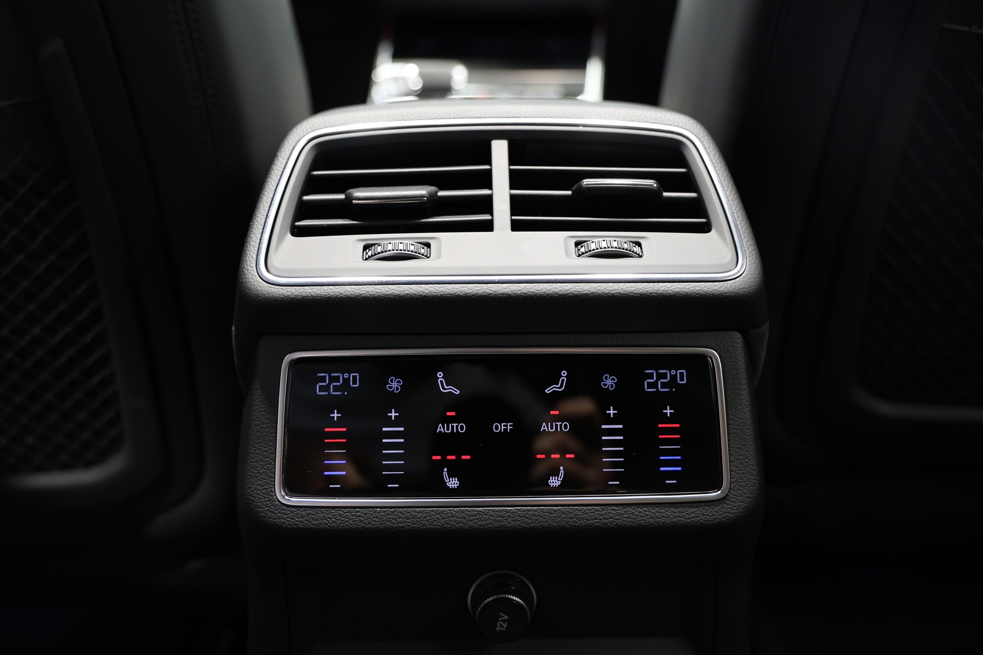 AUDI RS6 Avant 4.0 TFSI V8 quattro *Nardograu*-image-26