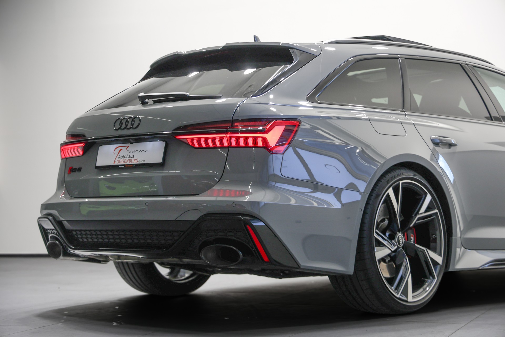 AUDI RS6 Avant 4.0 TFSI V8 quattro *Nardograu*-image-10