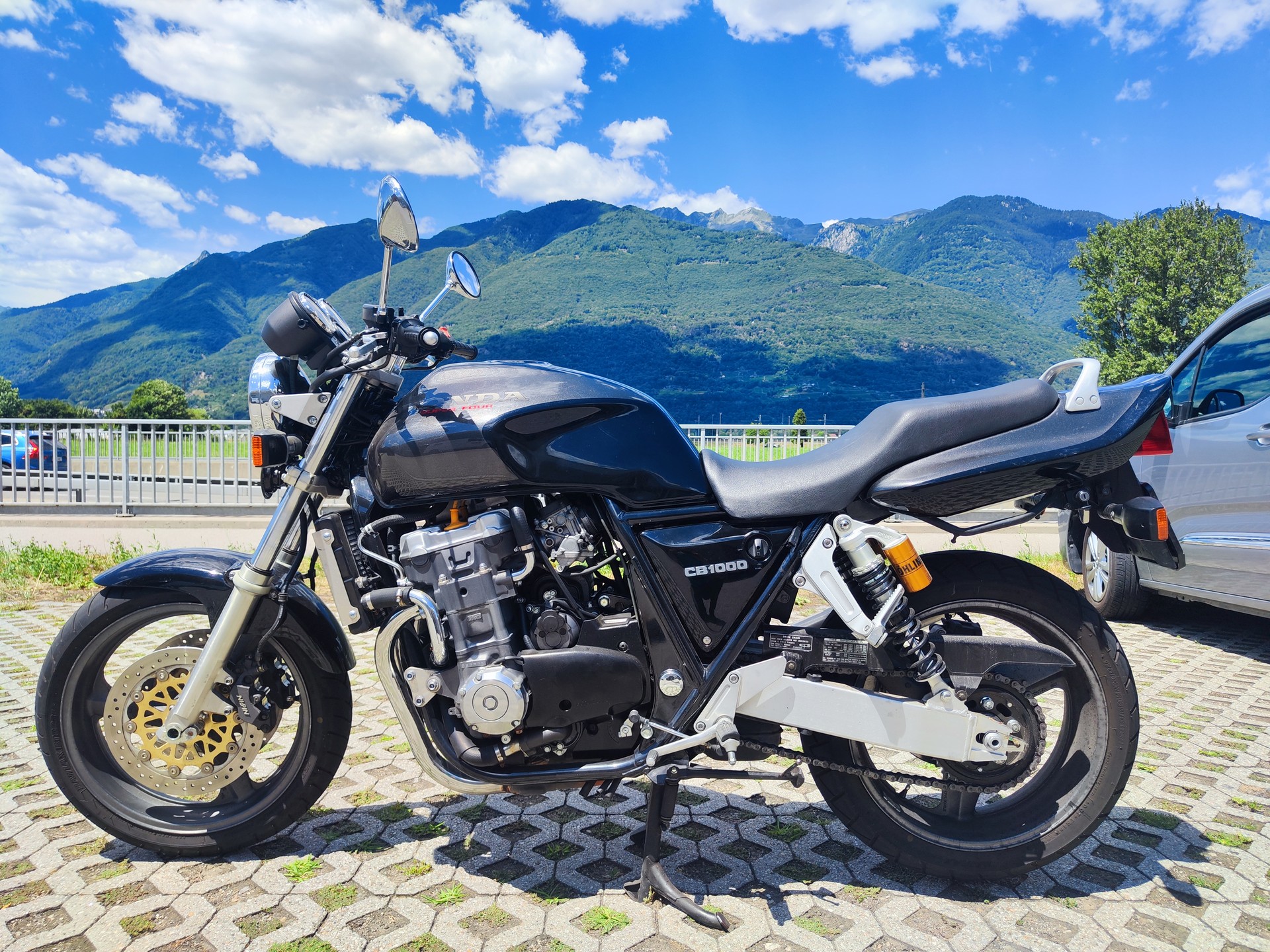 HONDA CB 1000 F Big One-showroom-element-1