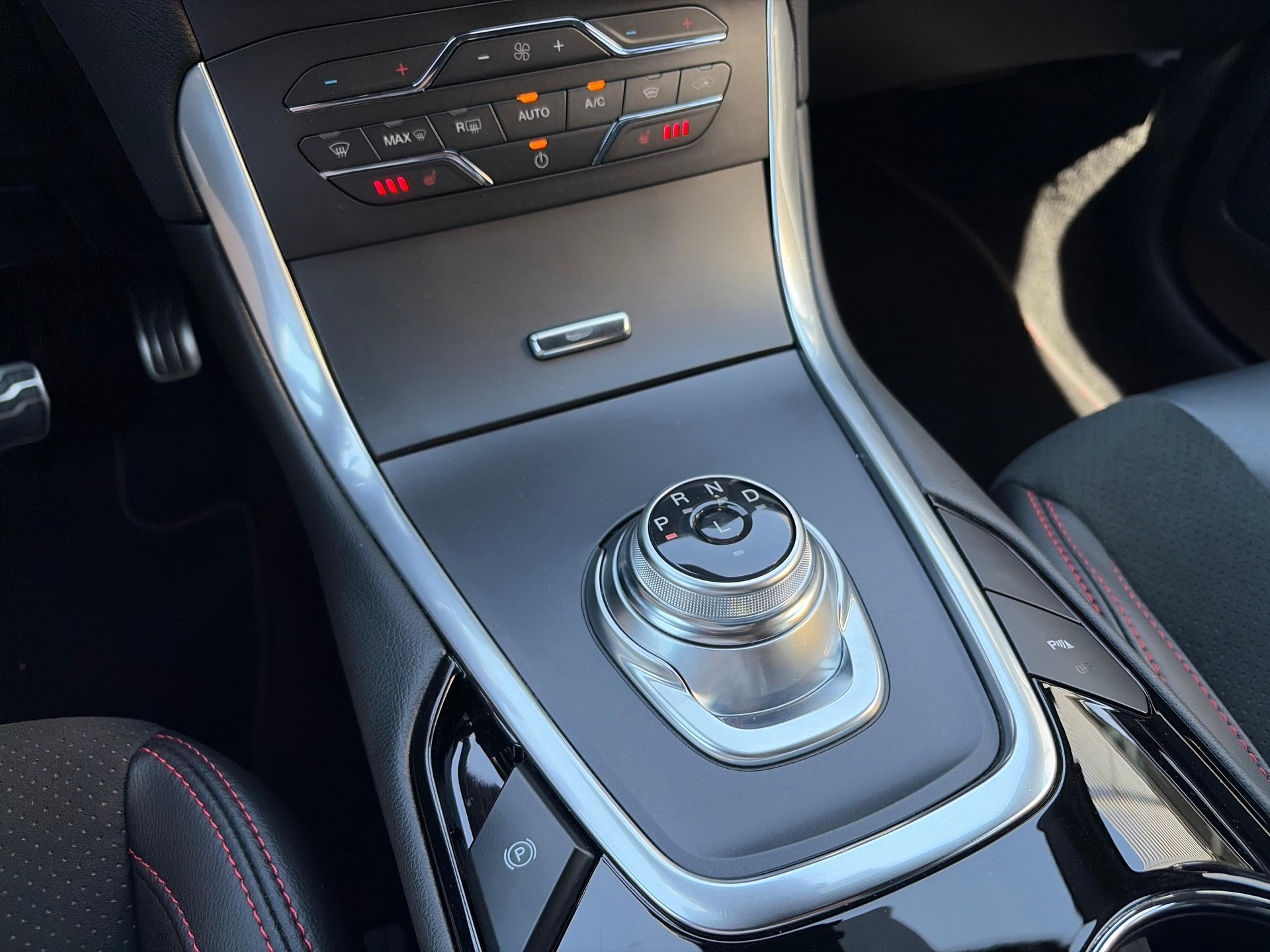 FORD S-Max 2.5 Hybrid ST-Line 7P-image-15