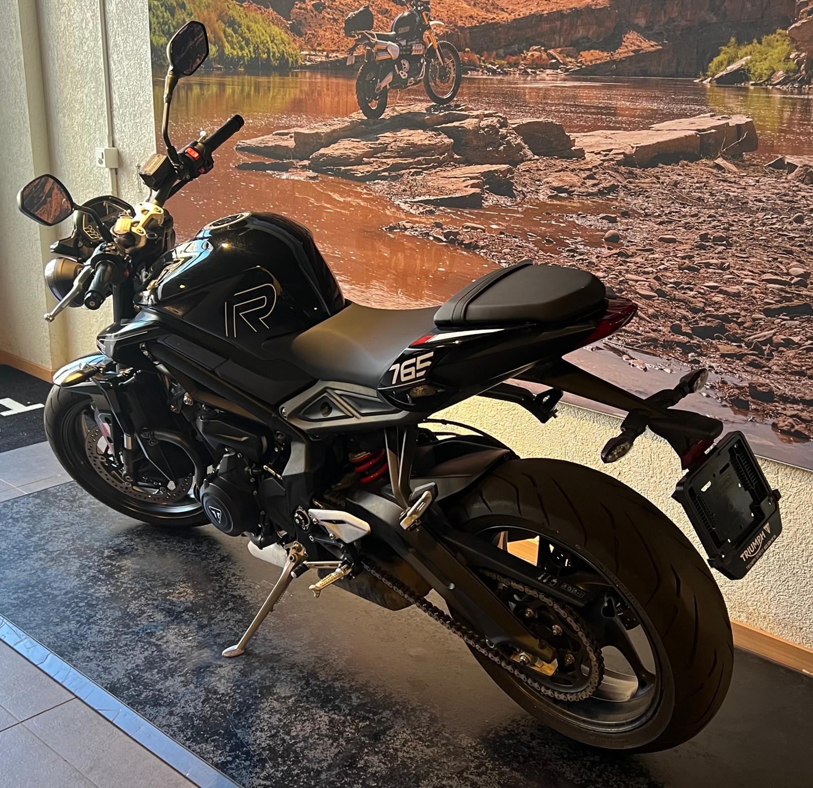 TRIUMPH Street Triple R 765-image-4
