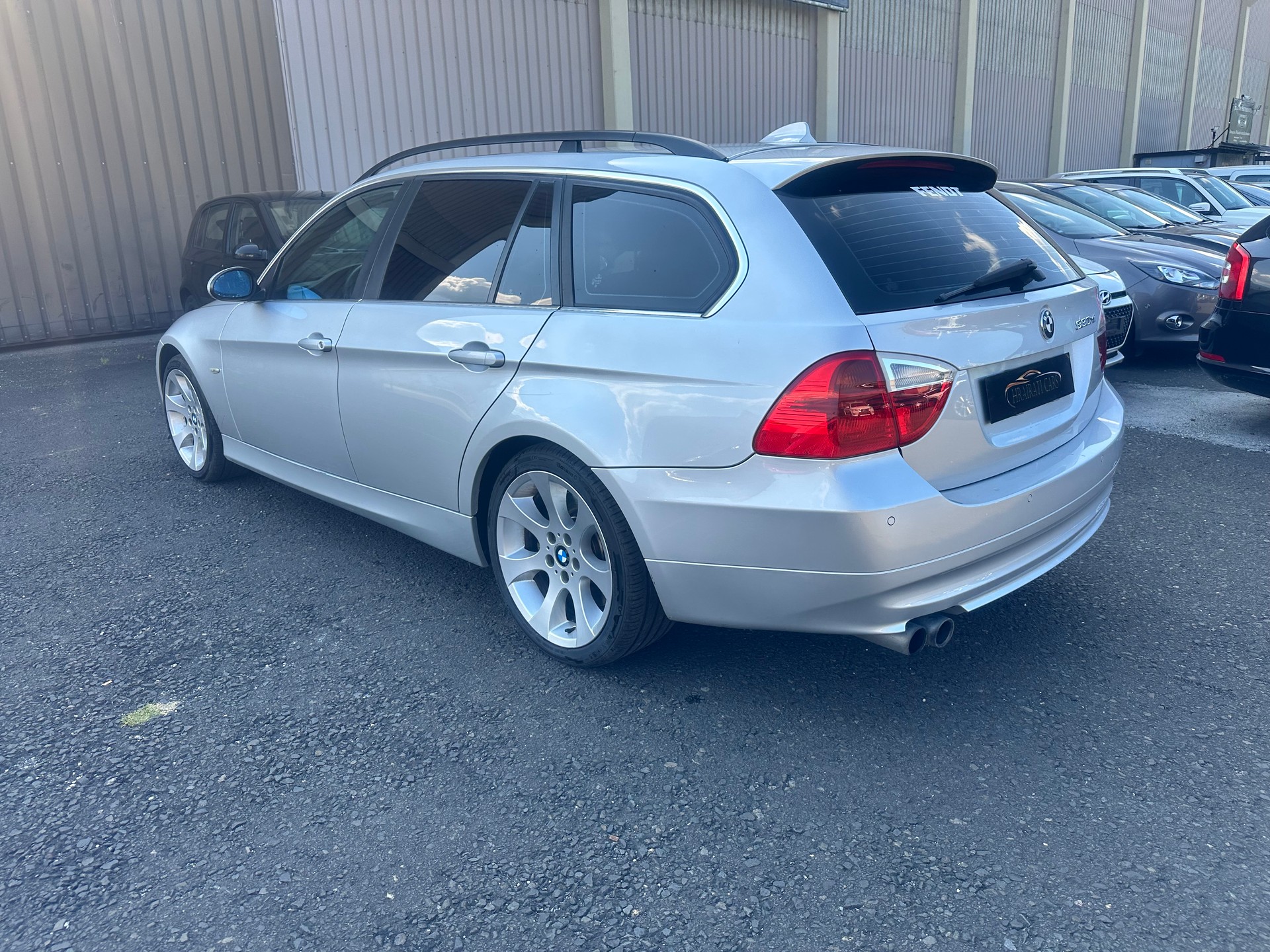 BMW 330xi Touring-image-4