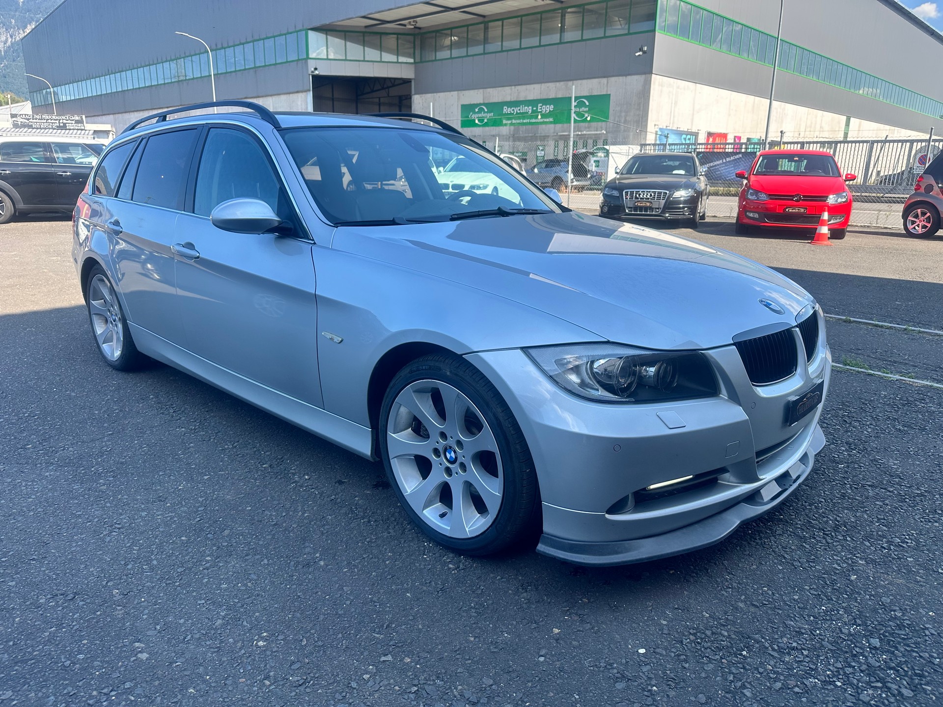 BMW 330xi Touring-image-1