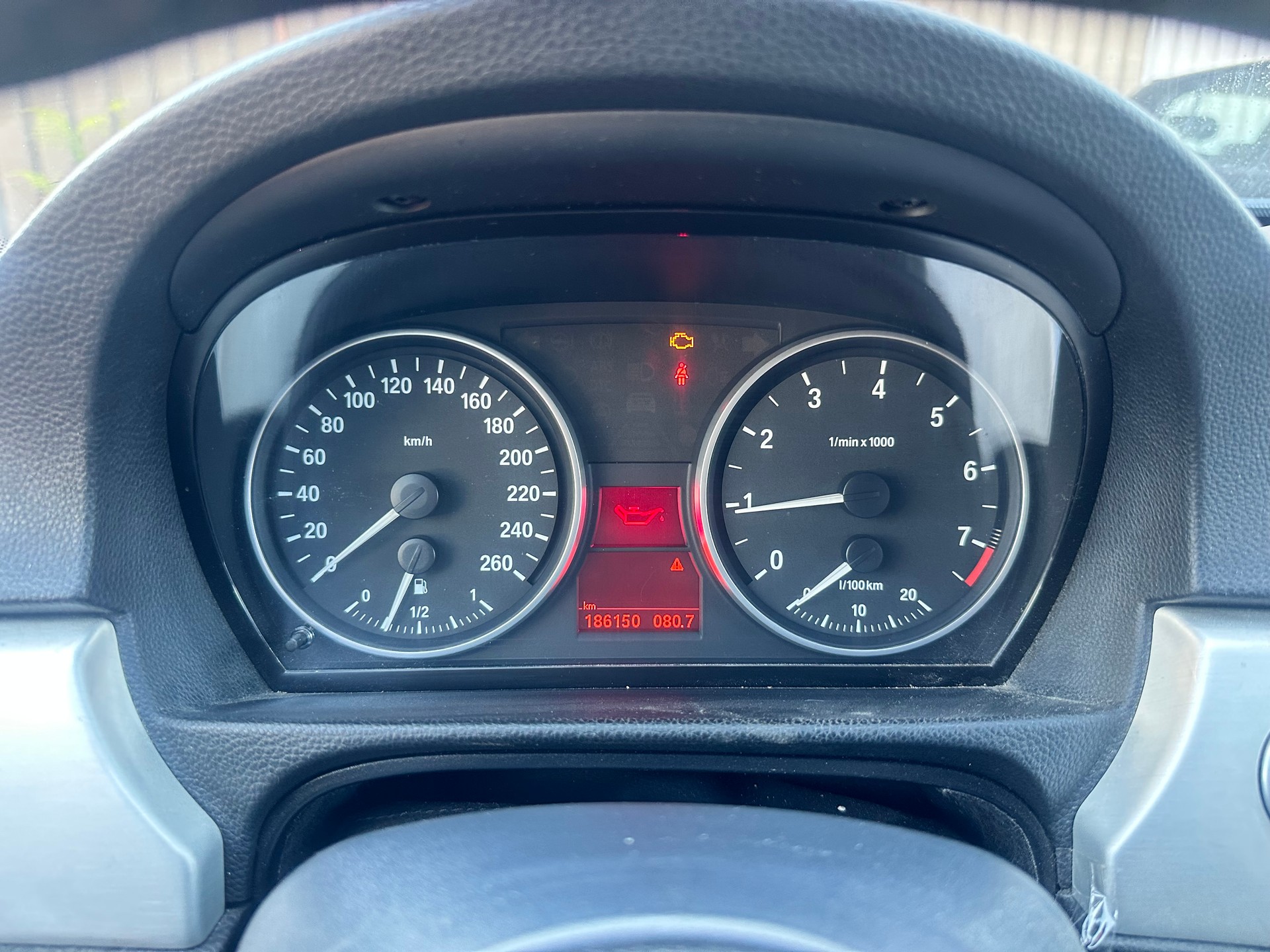 BMW 330xi Touring-image-9