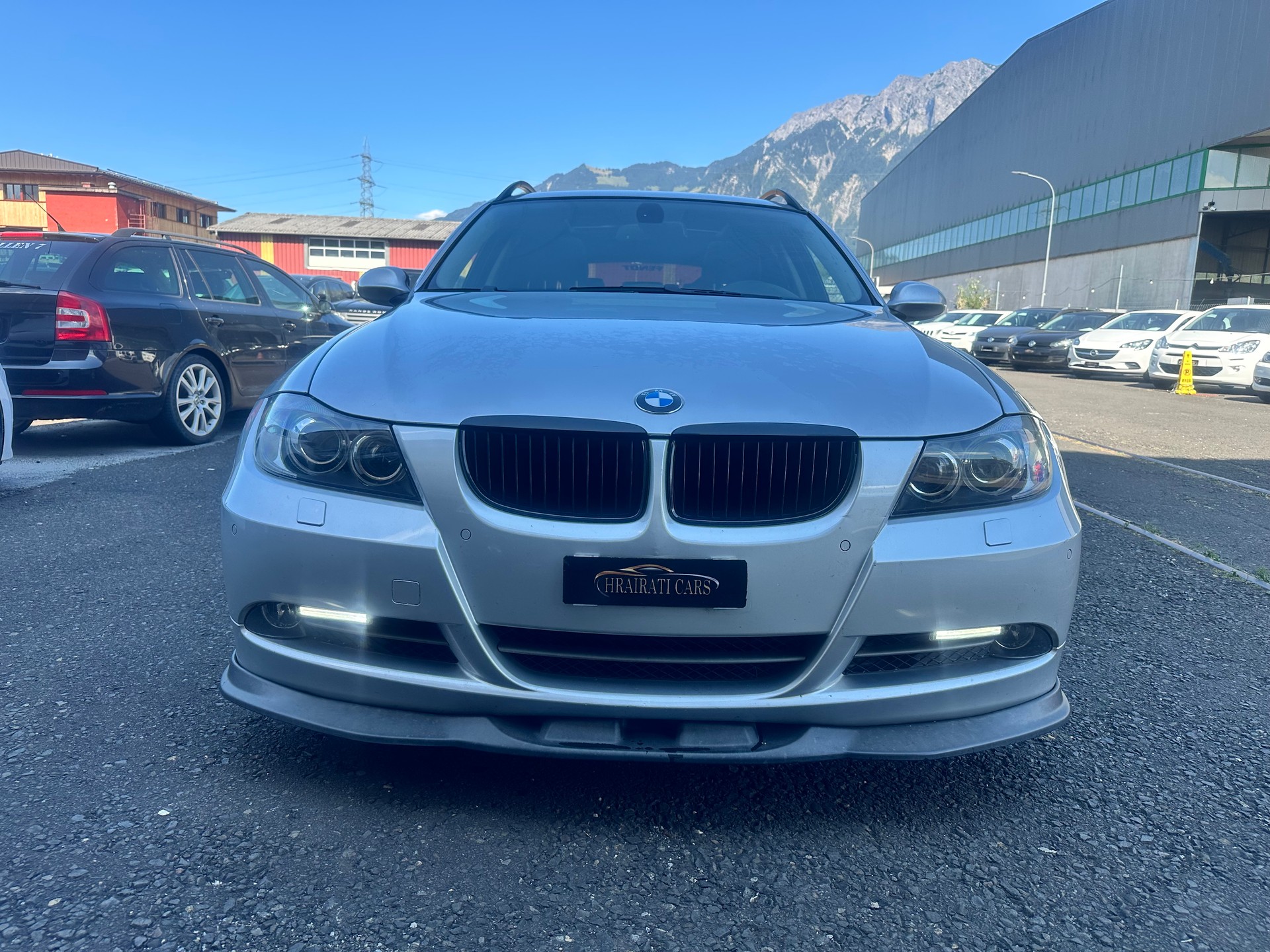 BMW 330xi Touring-image-0