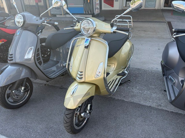 PIAGGIO Vespa 125 Primavera 75th Anniversary ABS-showroom-element-1