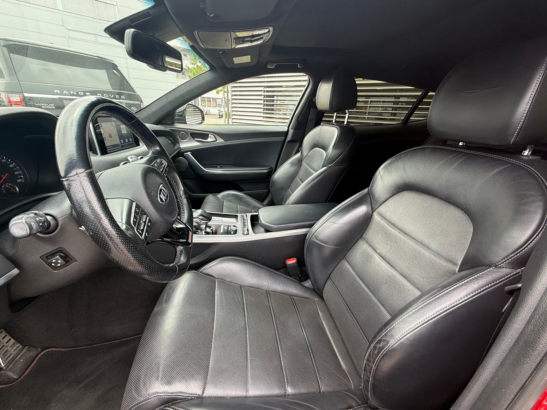 KIA Stinger 3.3 T-GDi GT Automat AWD-image-13