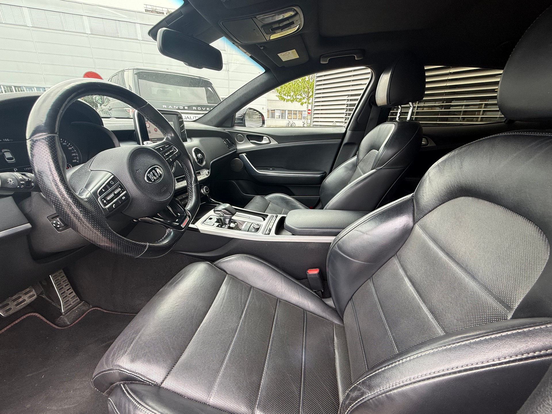 KIA Stinger 3.3 T-GDi GT Automat AWD-image-15