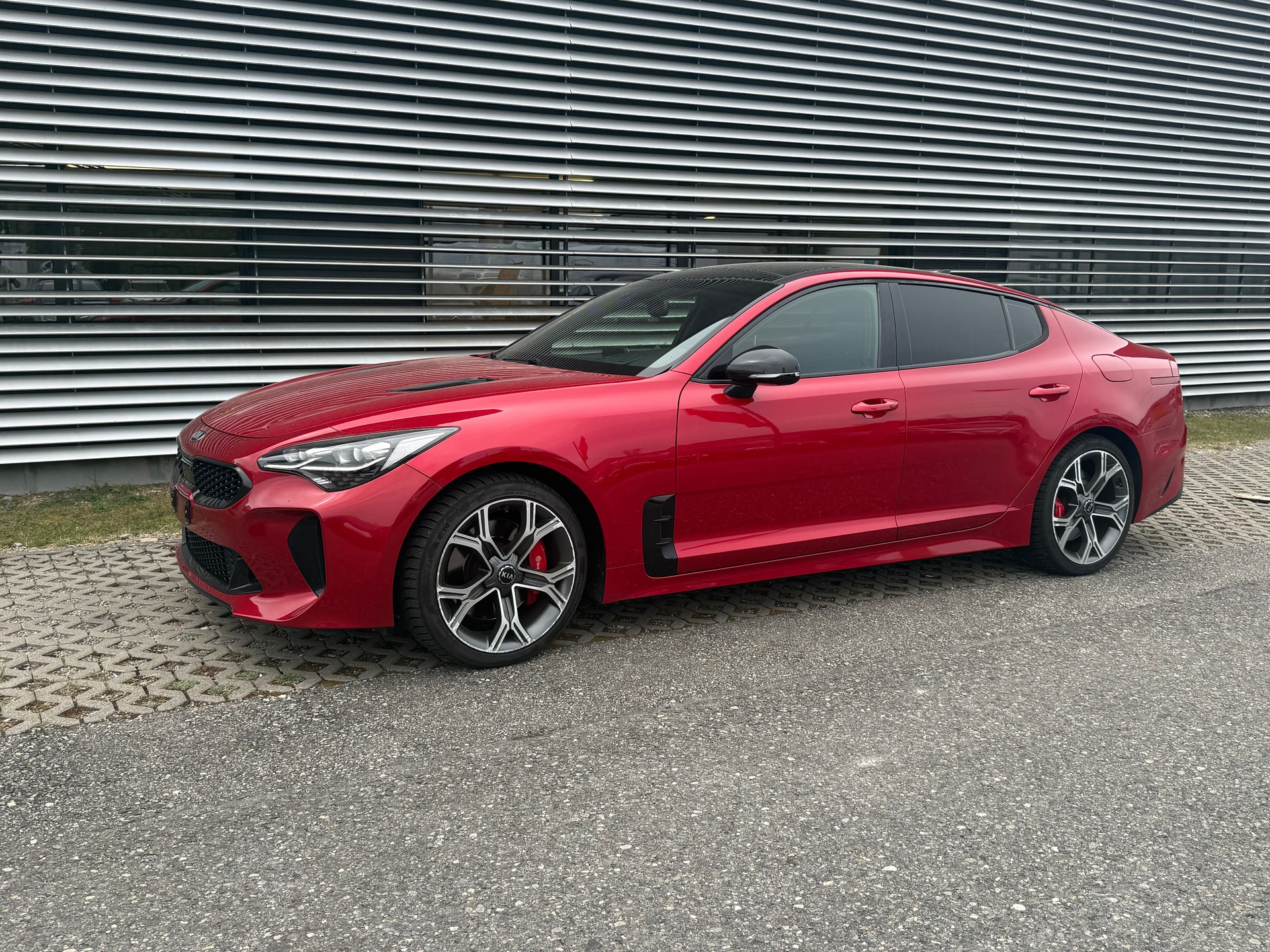 KIA Stinger 3.3 T-GDi GT Automat AWD-image-6