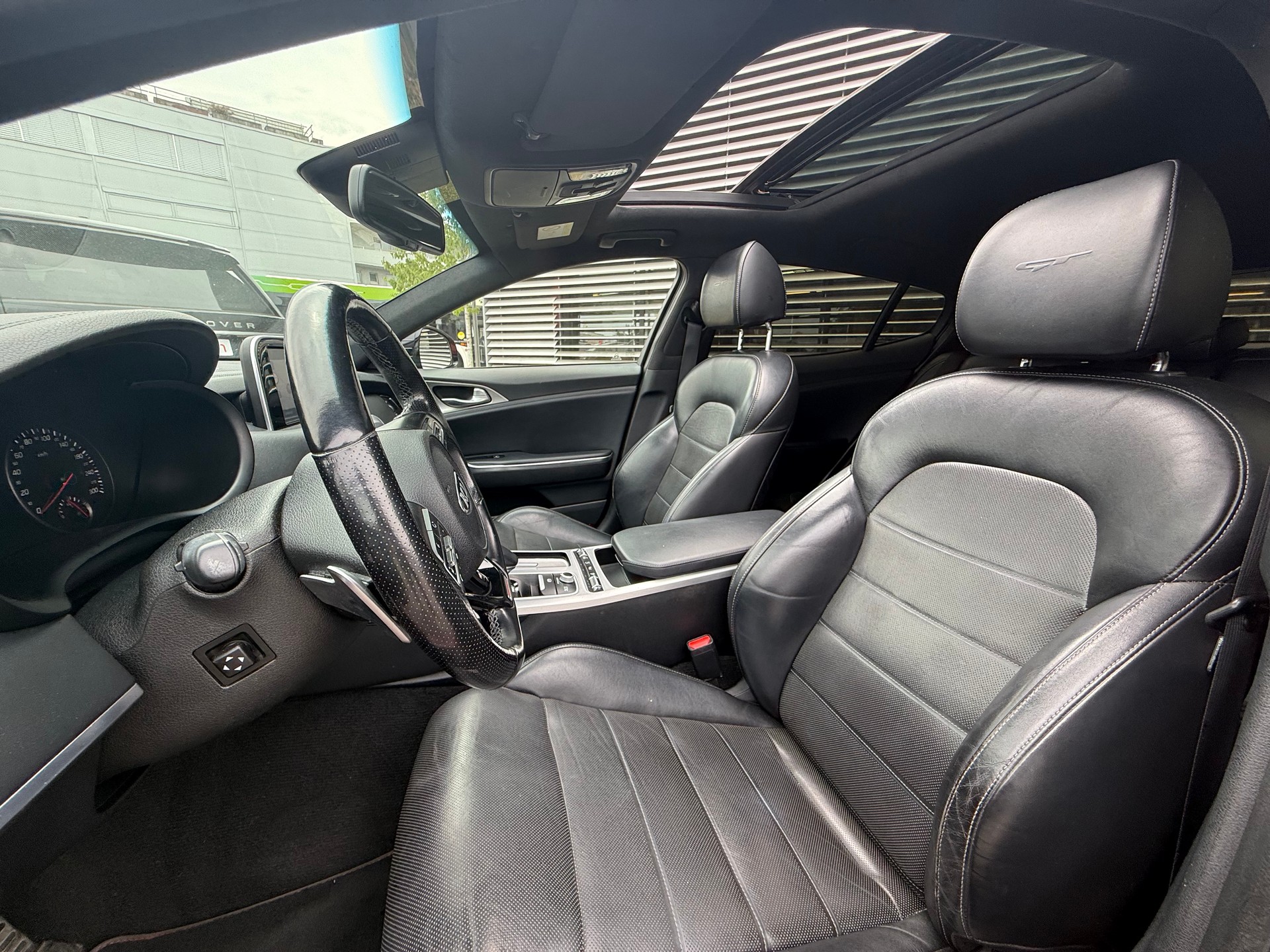 KIA Stinger 3.3 T-GDi GT Automat AWD-image-11