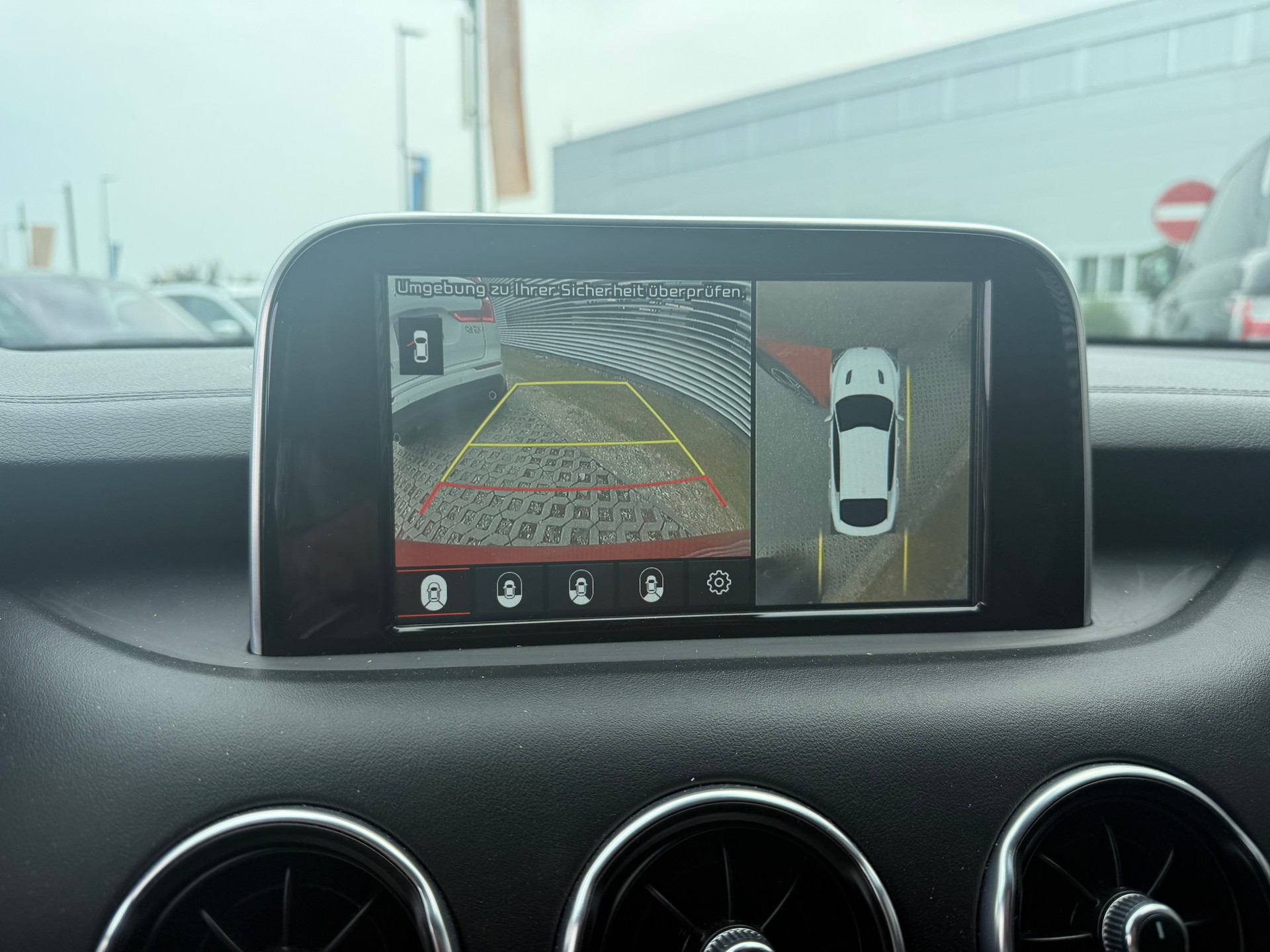 KIA Stinger 3.3 T-GDi GT Automat AWD-image-9