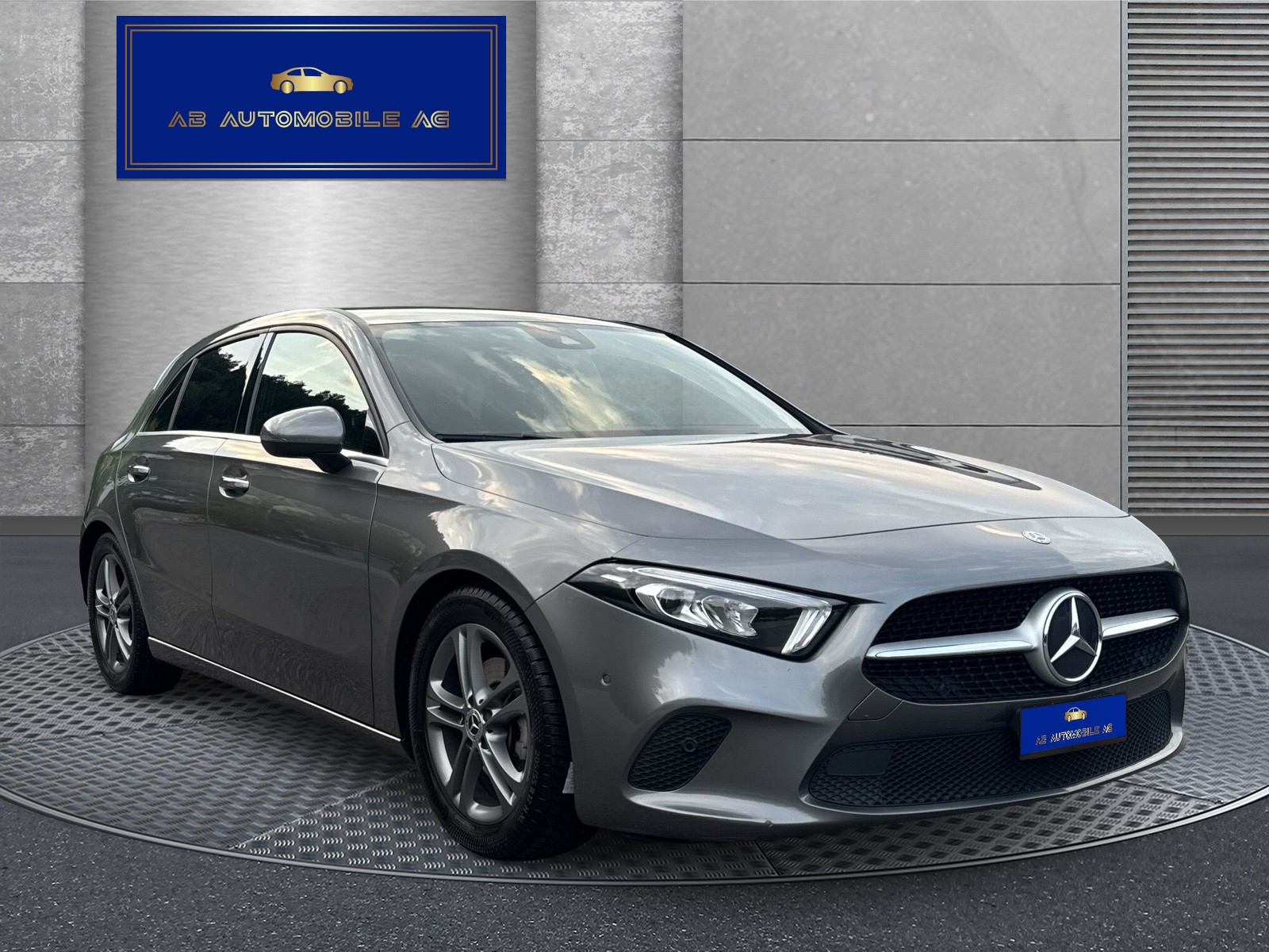 MERCEDES-BENZ A 200 AMG Line 7G-DCT-image-2