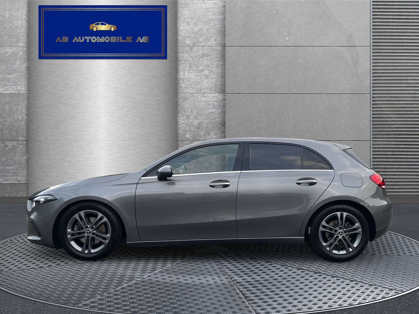 MERCEDES-BENZ A 200 AMG Line 7G-DCT-image-3
